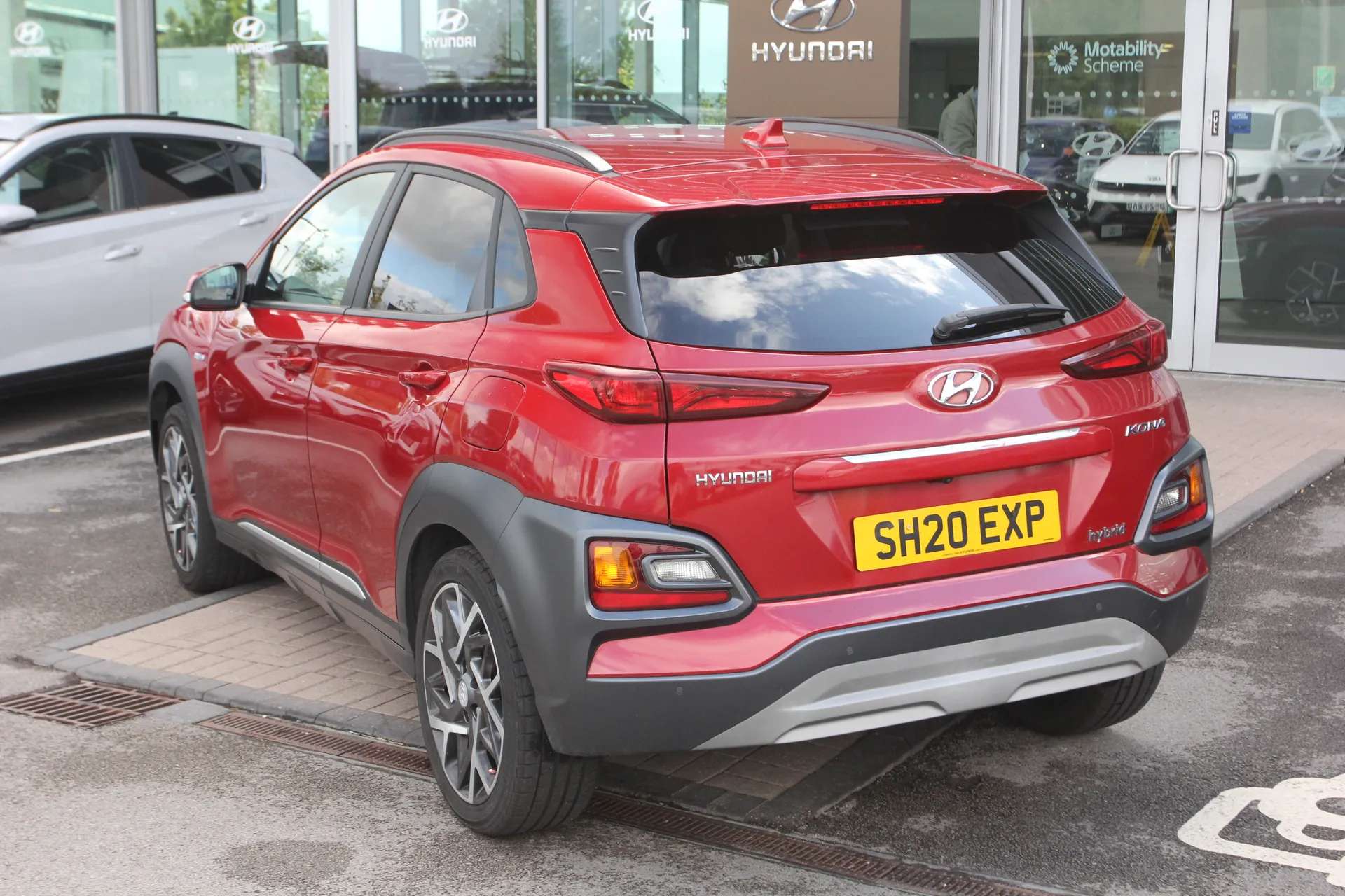 A 2020 HYUNDAI KONA 1.6 GDi Hybrid Premium 5dr DCT A 2020 HYUNDAI KONA 1.6 GDi Hybrid Premium 5dr DCT