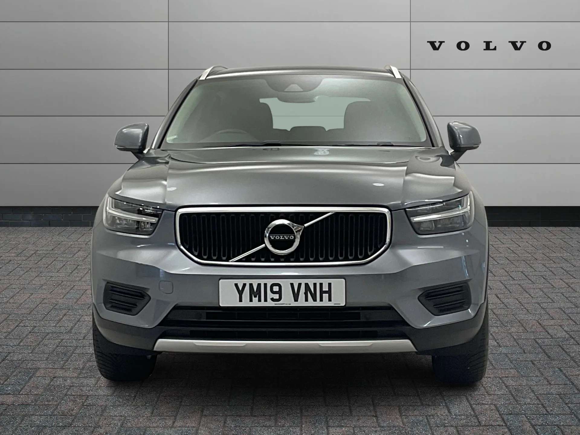 2019 VOLVO XC40 2019 VOLVO XC40