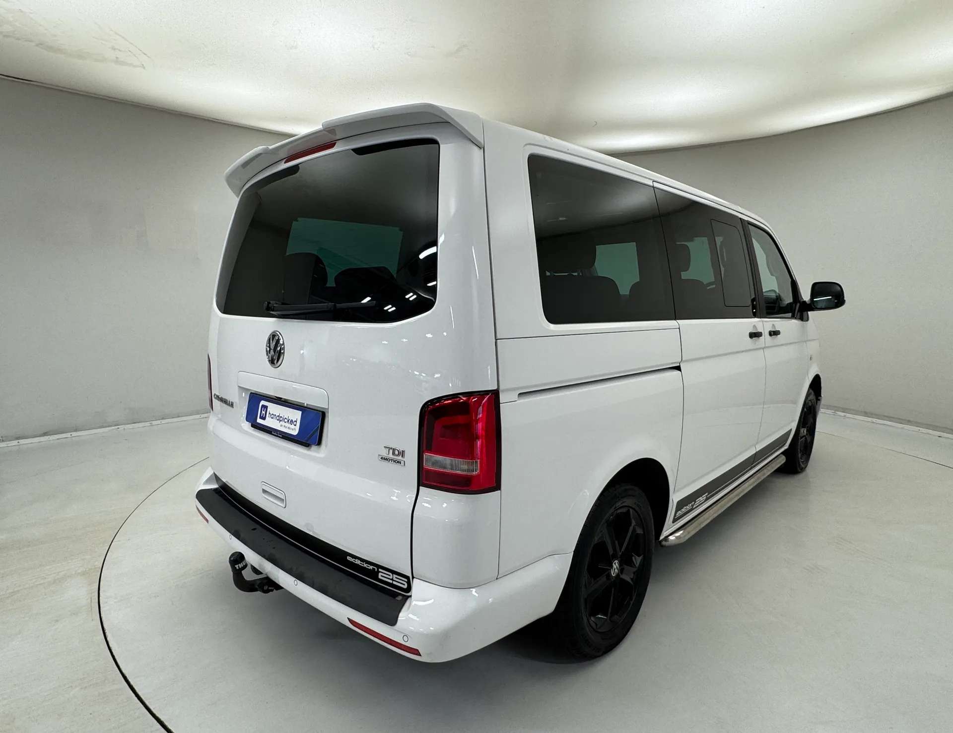 A 2012 VOLKSWAGEN CARAVELLE 2.0 BiTDI Edition 25 180 4MOTION 5dr DSG A 2012 VOLKSWAGEN CARAVELLE 2.0 BiTDI Edition 25 180 4MOTION 5dr DSG