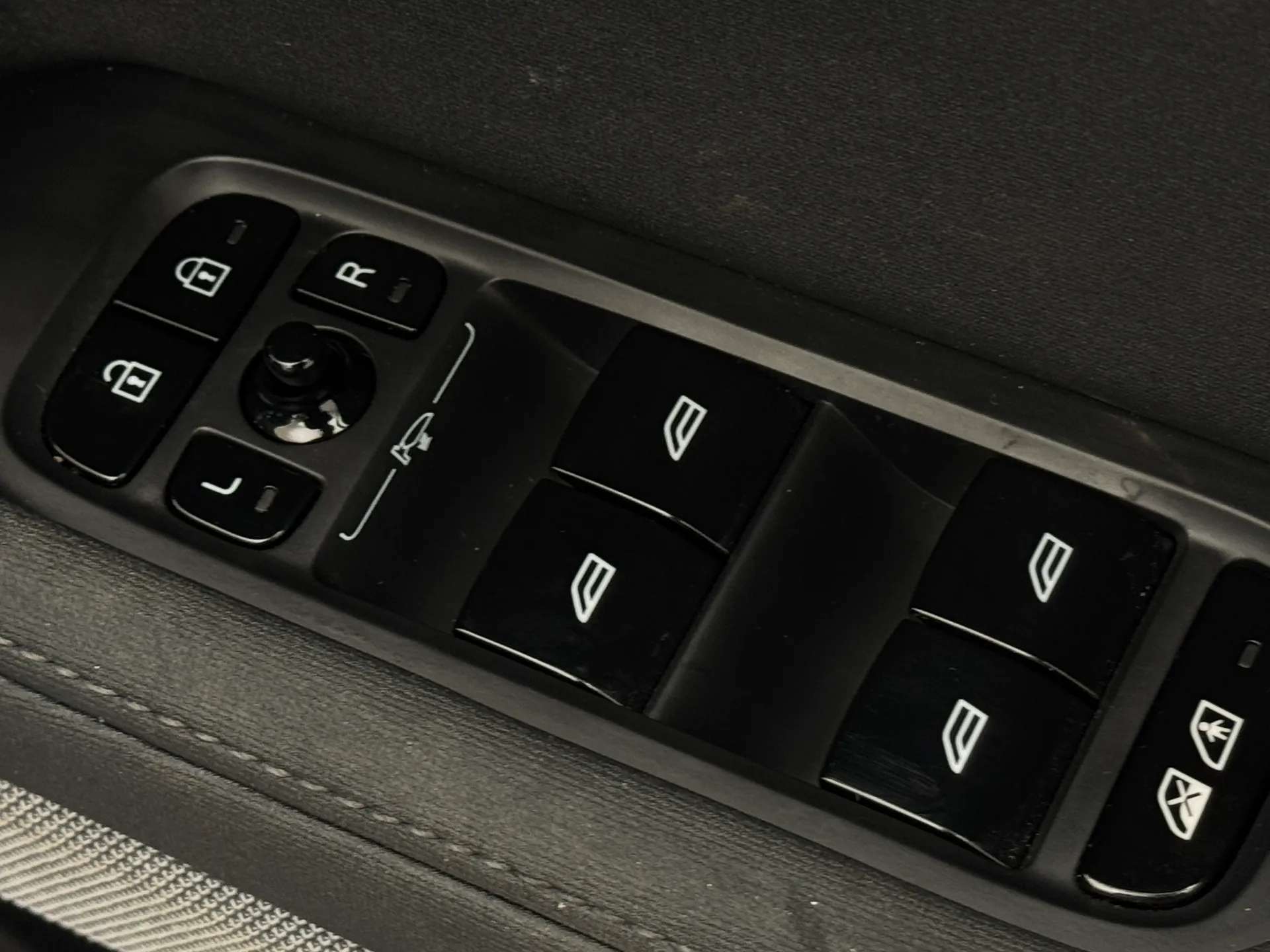 2023 POLESTAR 2 2023 POLESTAR 2