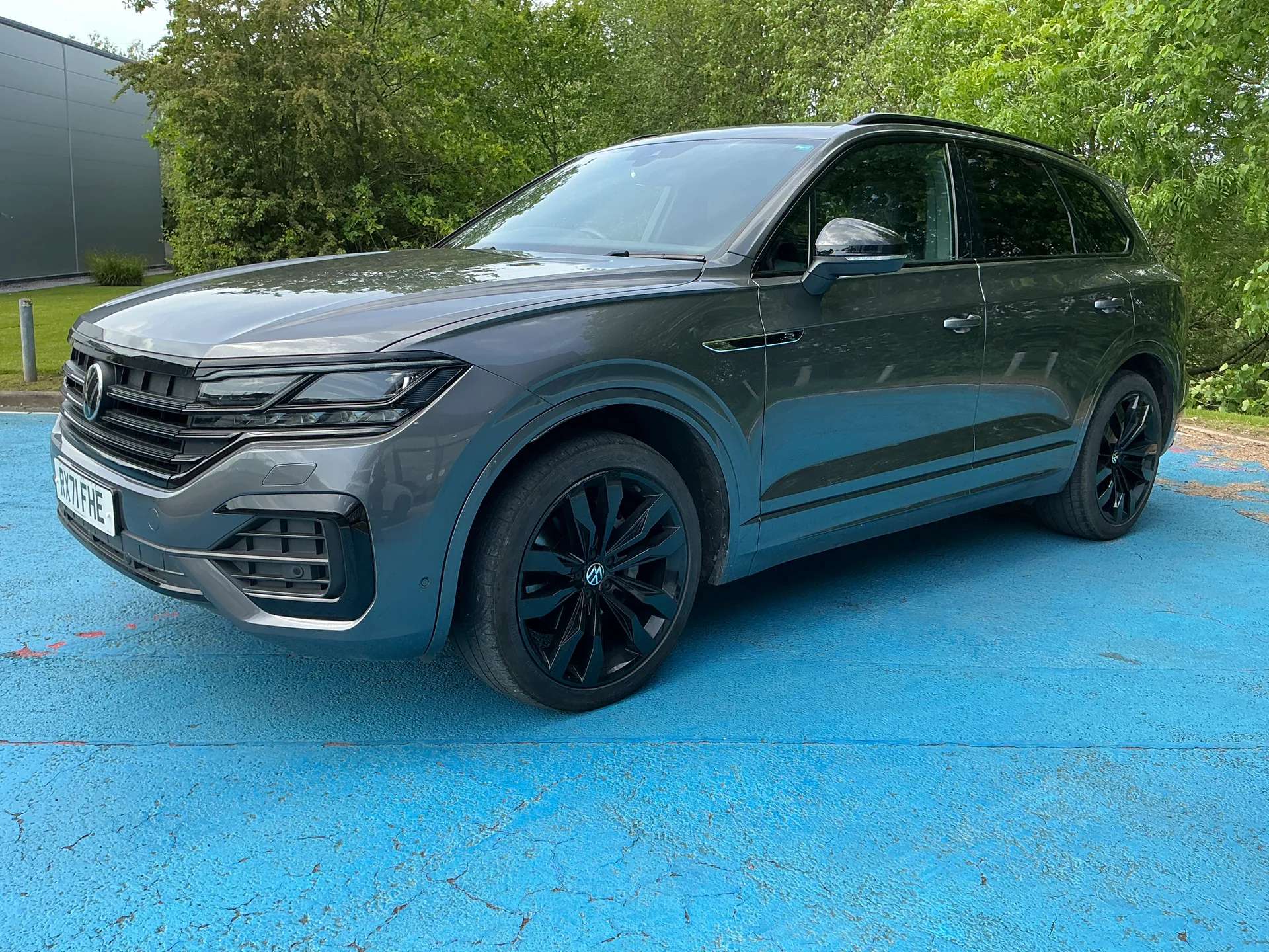A 2021 VOLKSWAGEN TOUAREG 3.0 V6 TDI 4Motion Black Edition 5dr Tip Auto A 2021 VOLKSWAGEN TOUAREG 3.0 V6 TDI 4Motion Black Edition 5dr Tip Auto