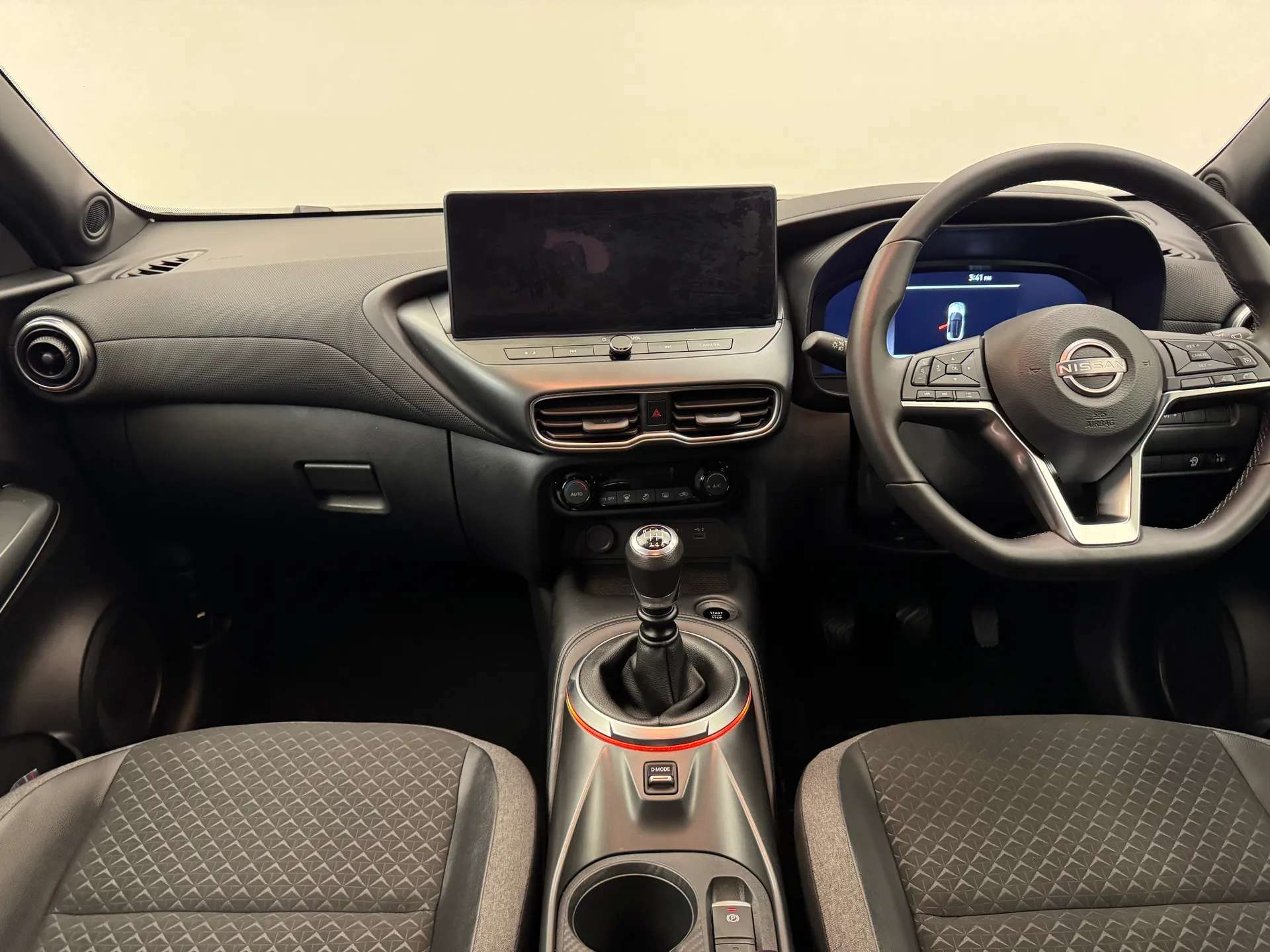 A 2025 NISSAN JUKE 1.0 DiG-T N-Connecta 5dr A 2025 NISSAN JUKE 1.0 DiG-T N-Connecta 5dr