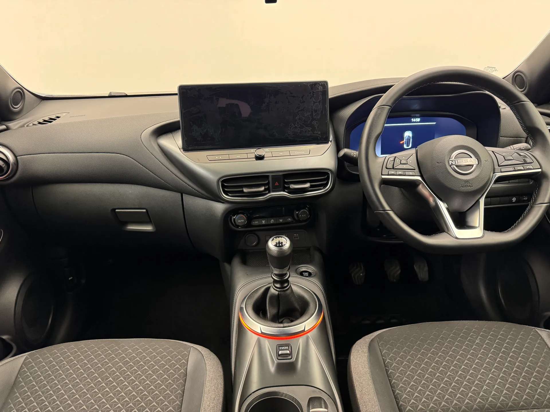 A 2025 NISSAN JUKE 1.0 DiG-T N-Connecta 5dr A 2025 NISSAN JUKE 1.0 DiG-T N-Connecta 5dr