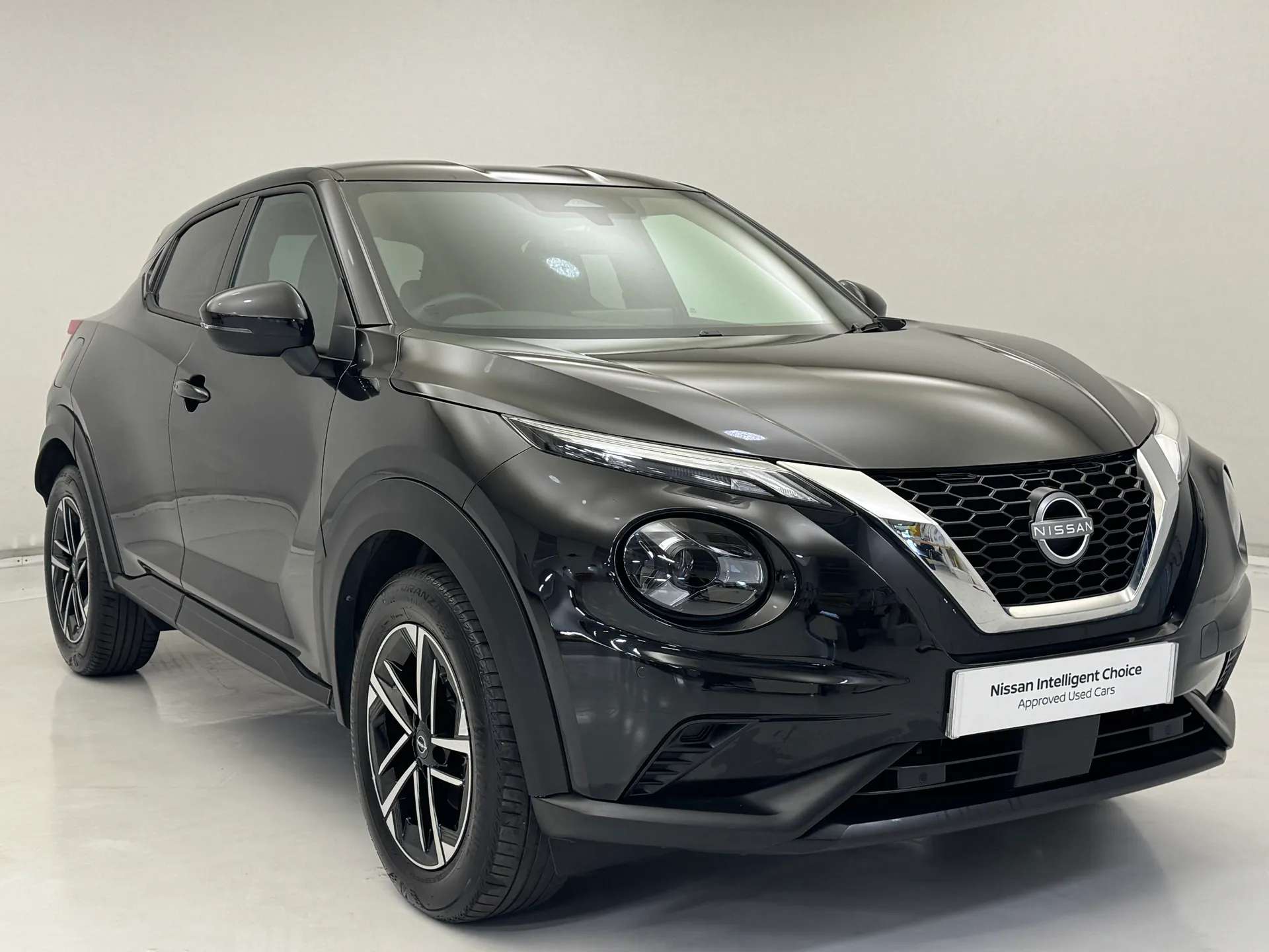 A 2024 NISSAN JUKE 1.0 DiG-T N-Connecta 5dr A 2024 NISSAN JUKE 1.0 DiG-T N-Connecta 5dr