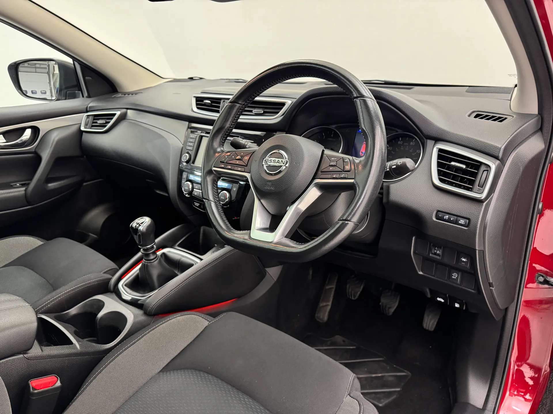 A 2019 NISSAN QASHQAI 1.3 DiG-T N-Connecta 5dr A 2019 NISSAN QASHQAI 1.3 DiG-T N-Connecta 5dr