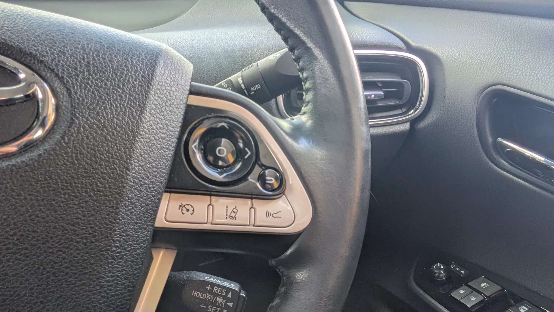 2018 TOYOTA PRIUS 2018 TOYOTA PRIUS