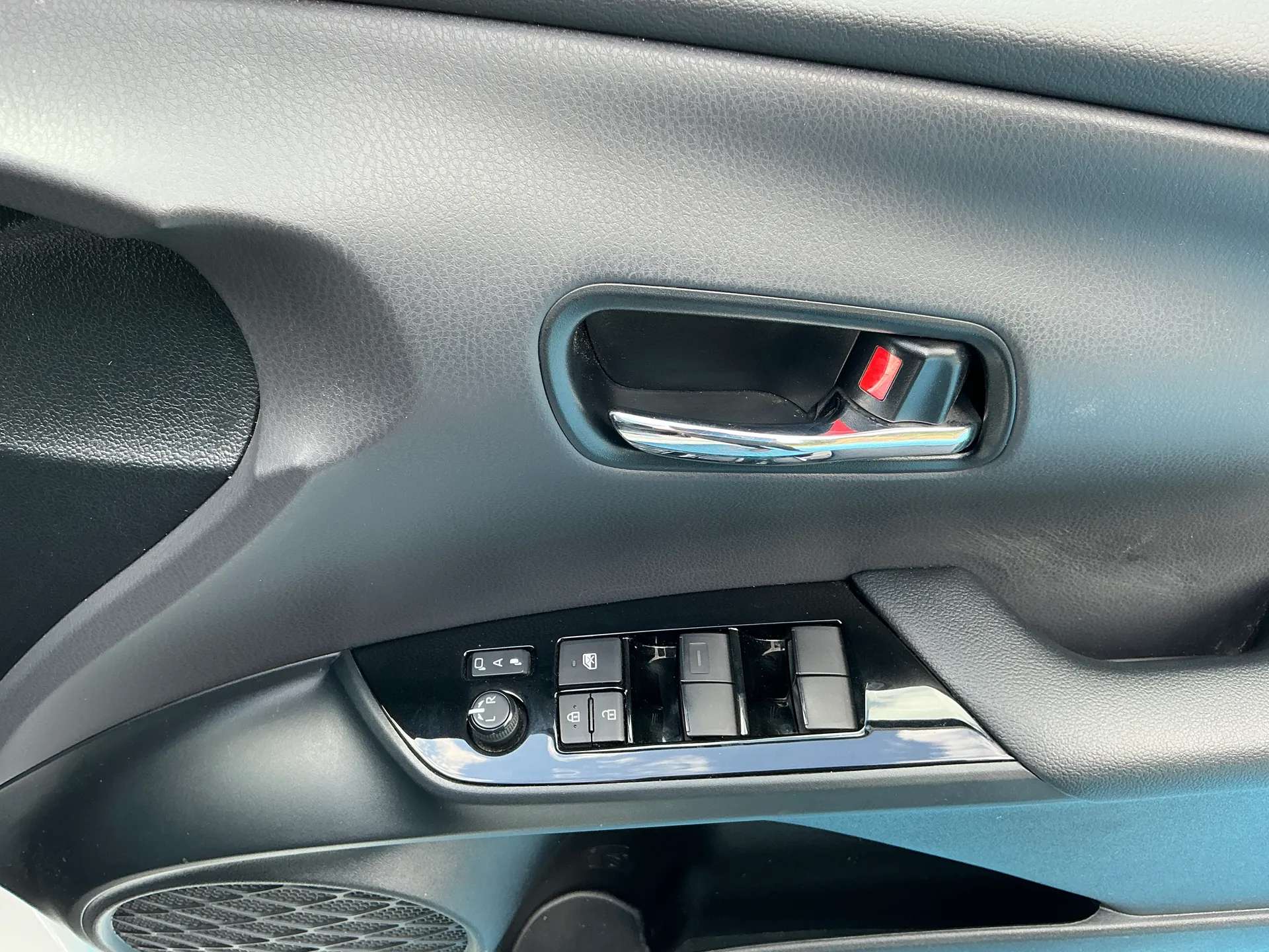 2021 TOYOTA PRIUS 2021 TOYOTA PRIUS