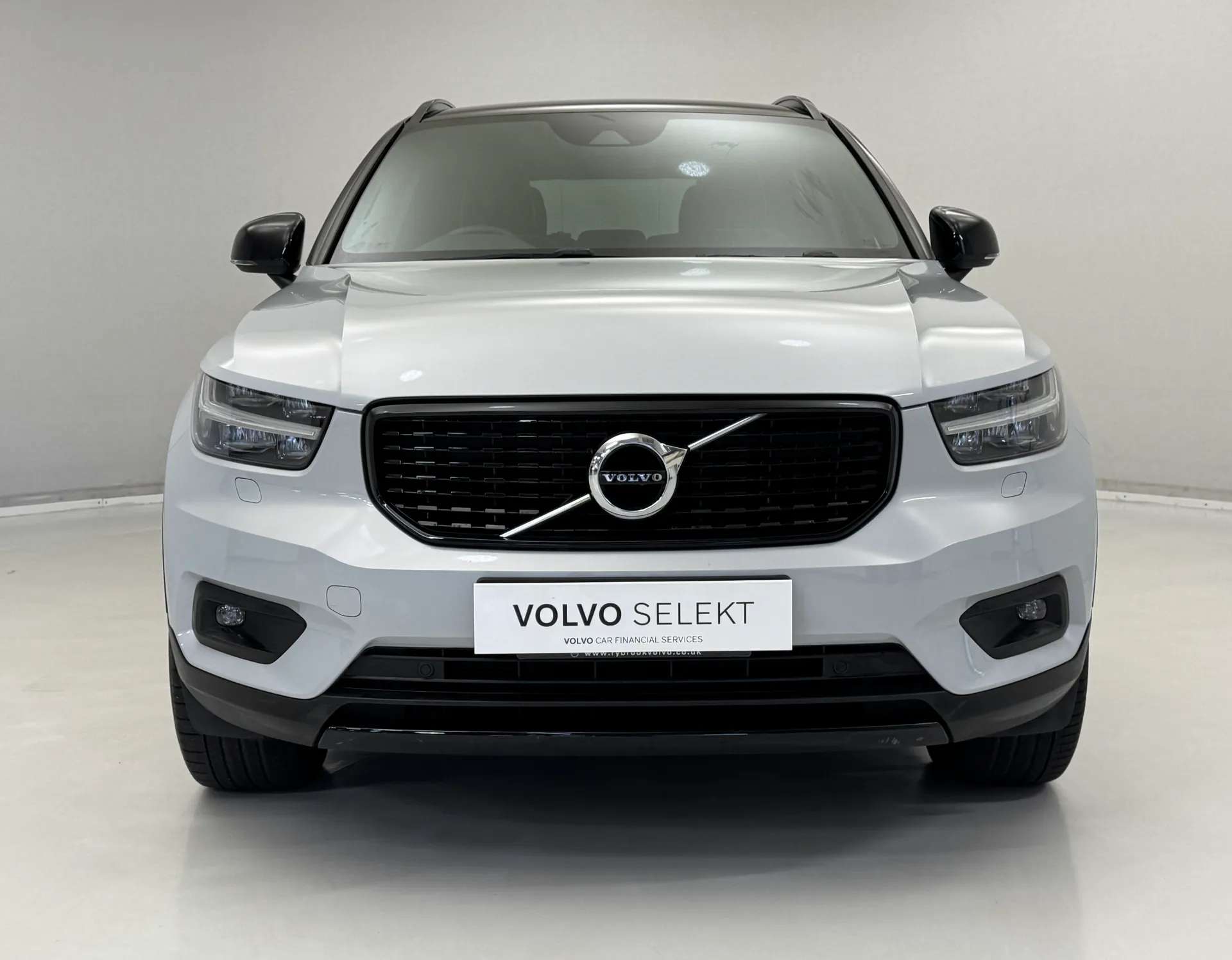 2020 VOLVO XC40 2020 VOLVO XC40