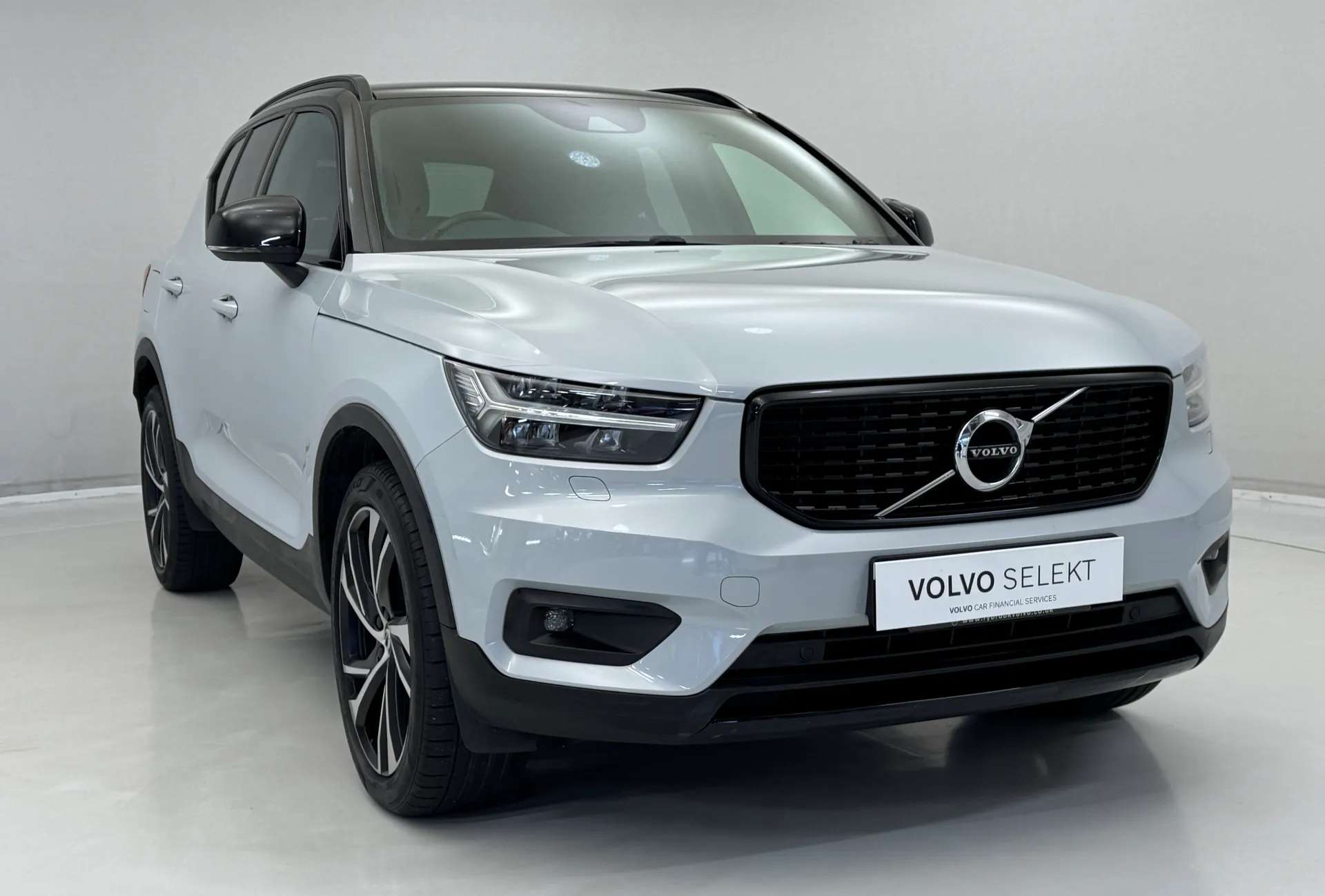 2020 VOLVO XC40 2020 VOLVO XC40