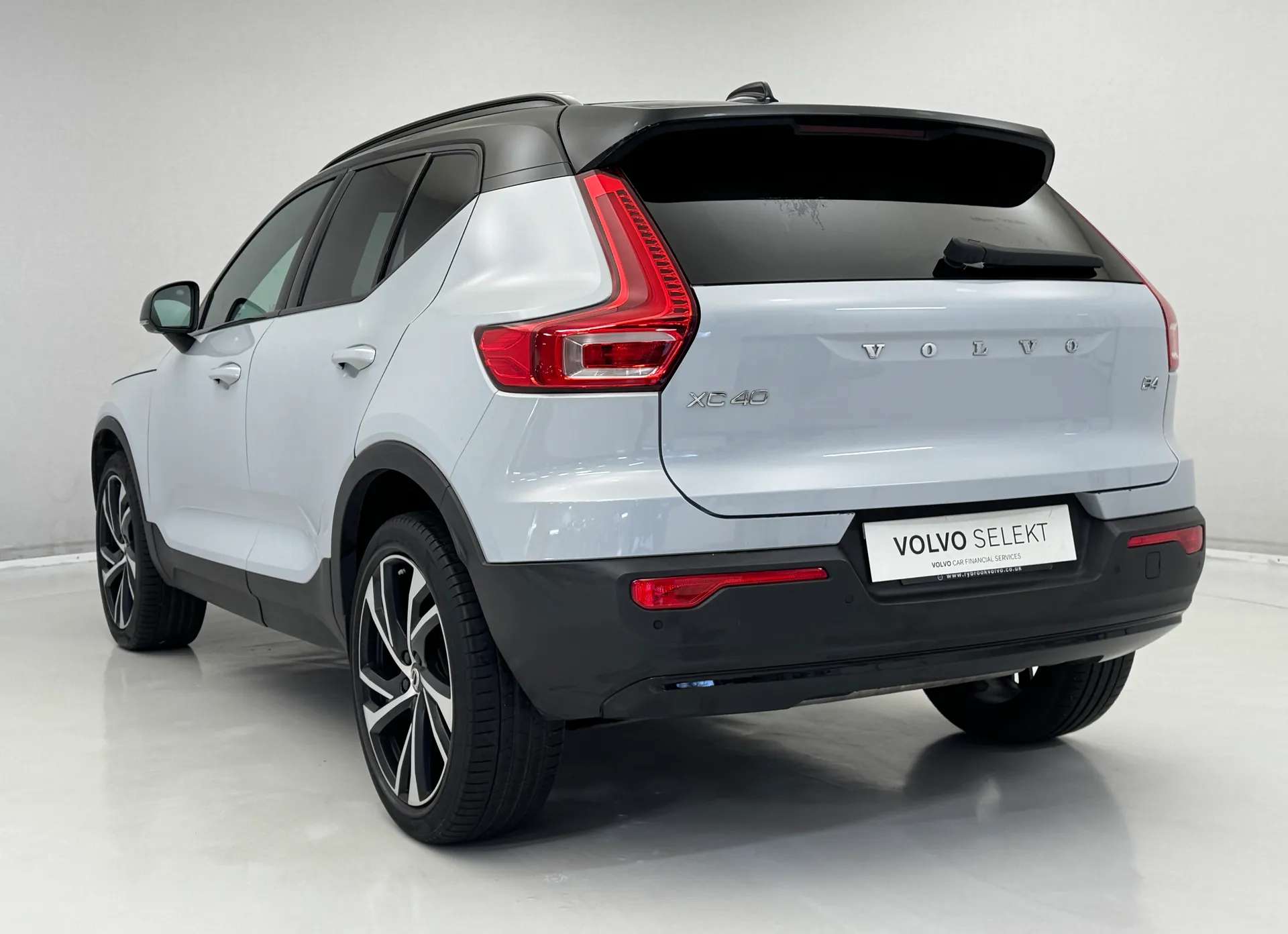 2020 VOLVO XC40 2020 VOLVO XC40