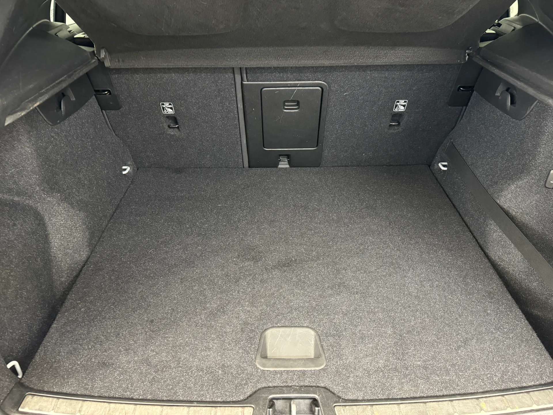 2020 VOLVO XC40 2020 VOLVO XC40