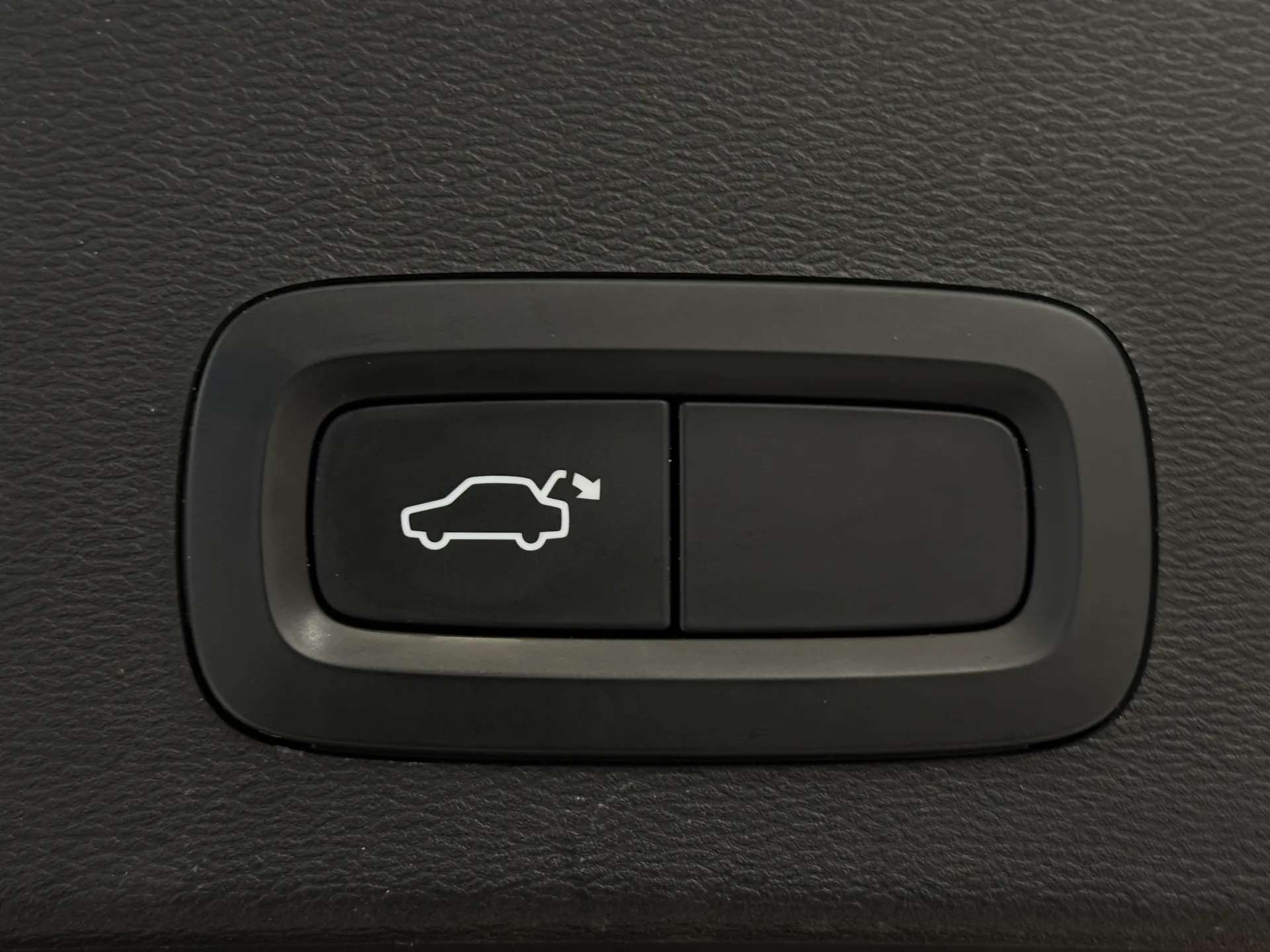 2020 VOLVO XC40 2020 VOLVO XC40