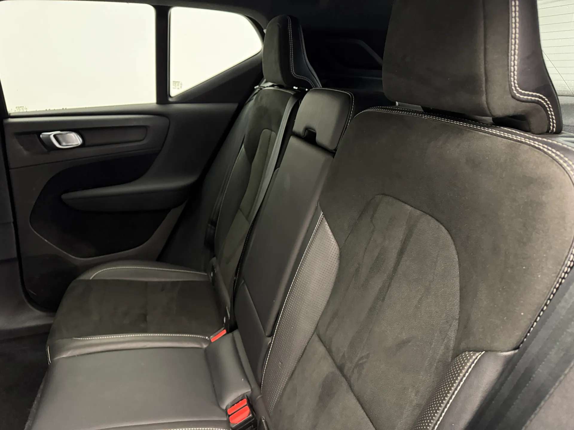 2020 VOLVO XC40 2020 VOLVO XC40