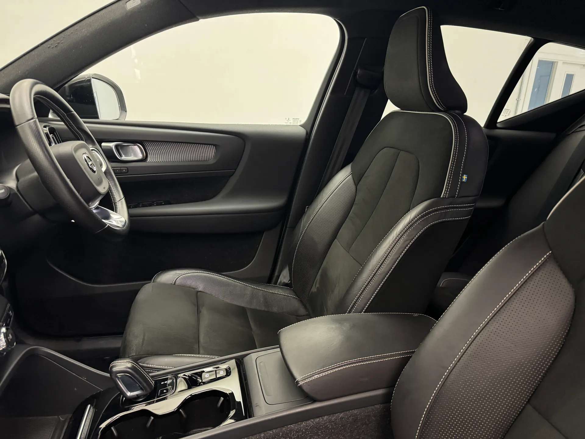 2020 VOLVO XC40 2020 VOLVO XC40