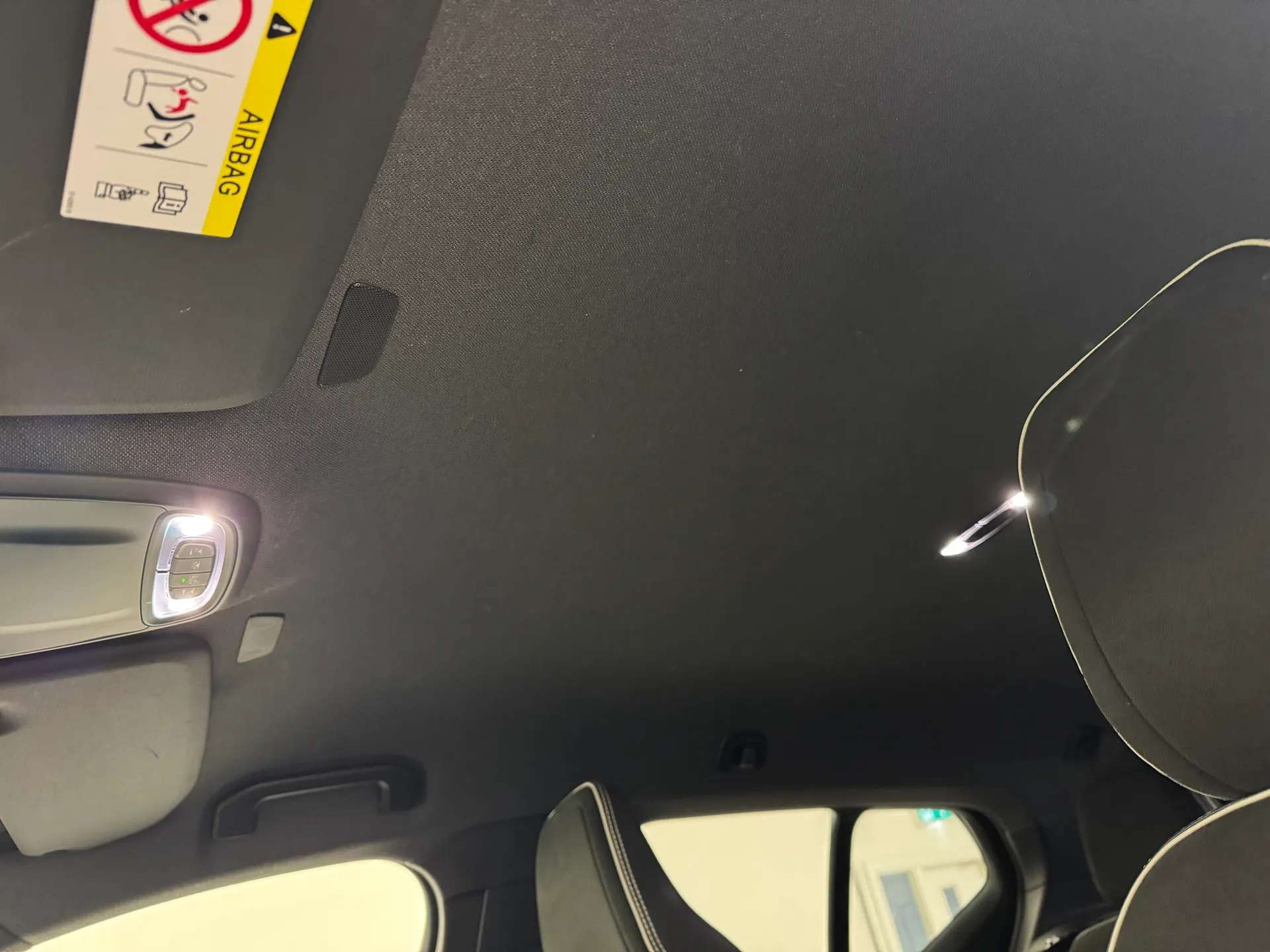 2020 VOLVO XC40 2020 VOLVO XC40