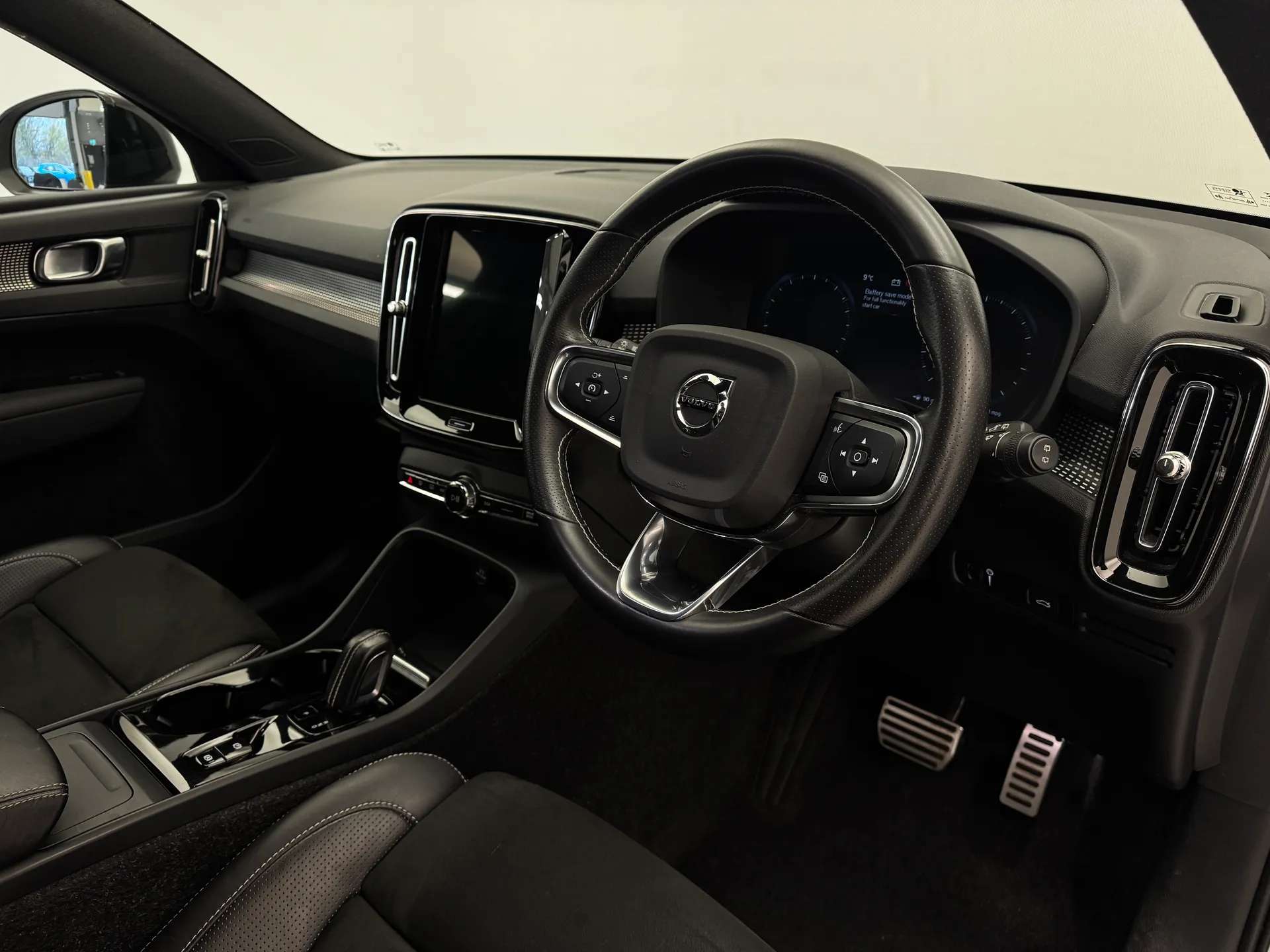 2020 VOLVO XC40 2020 VOLVO XC40