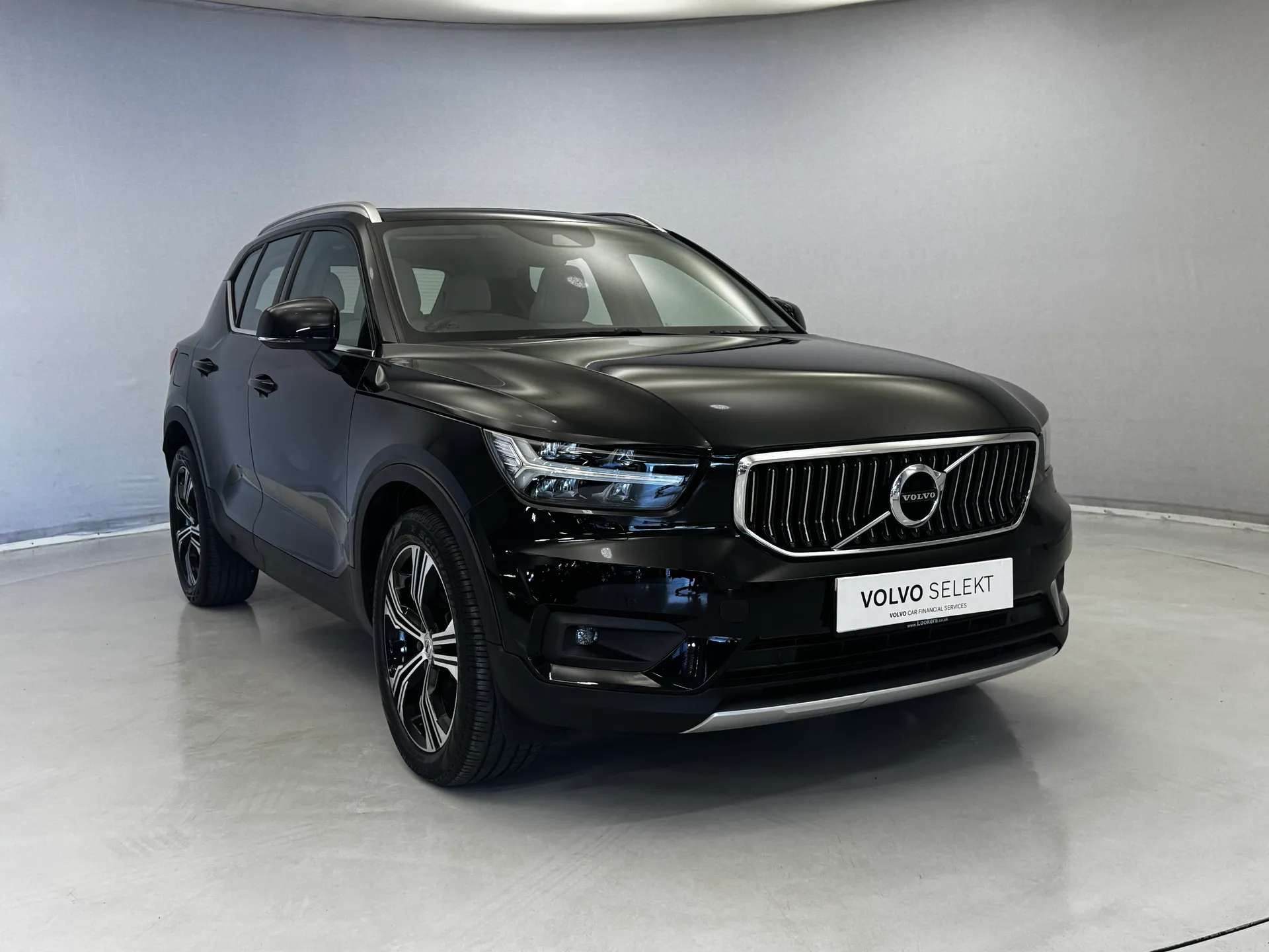 A 2020 VOLVO XC40 2.0 B4P Inscription Pro 5dr Auto A 2020 VOLVO XC40 2.0 B4P Inscription Pro 5dr Auto
