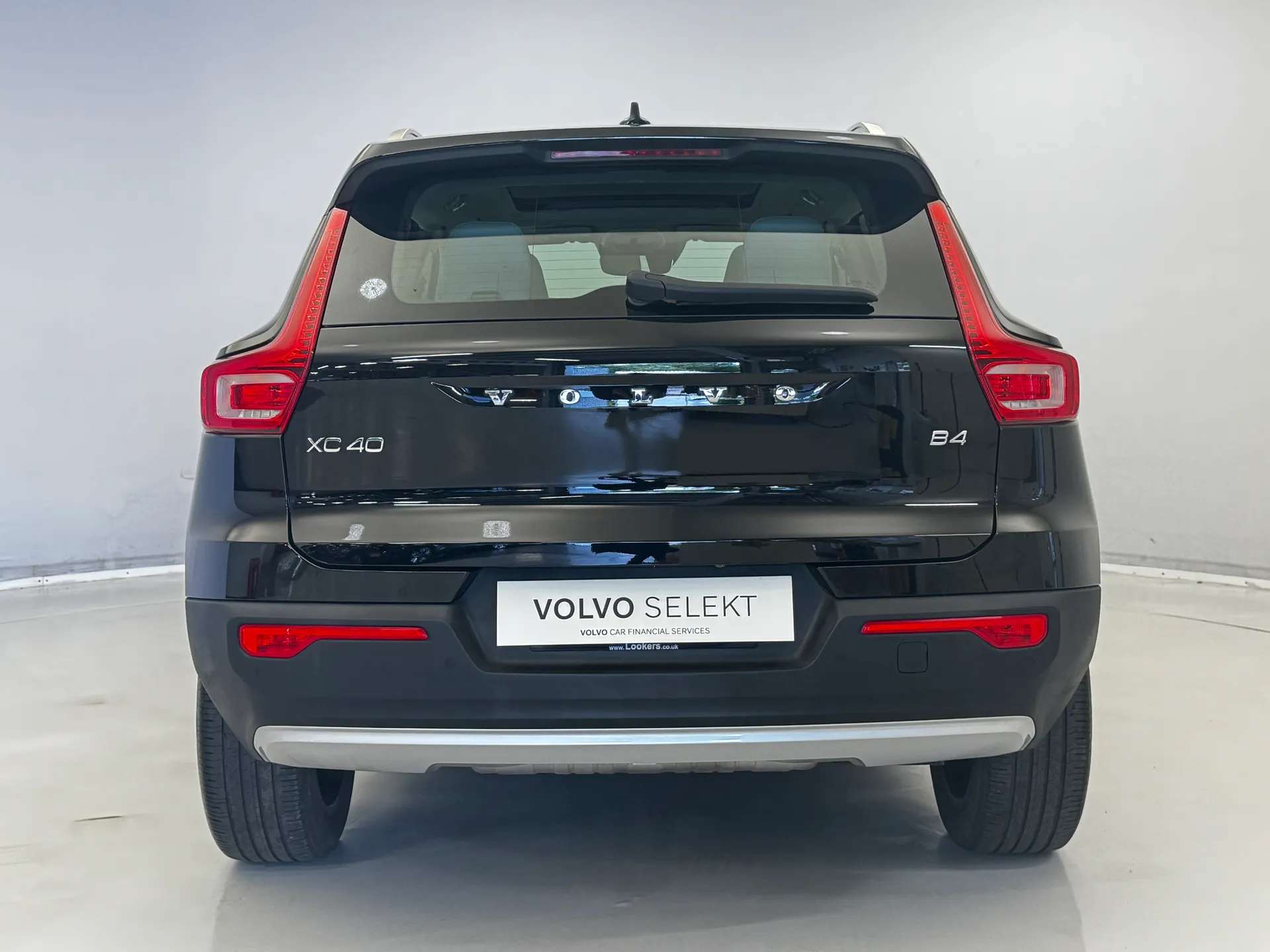2020 VOLVO XC40 2020 VOLVO XC40