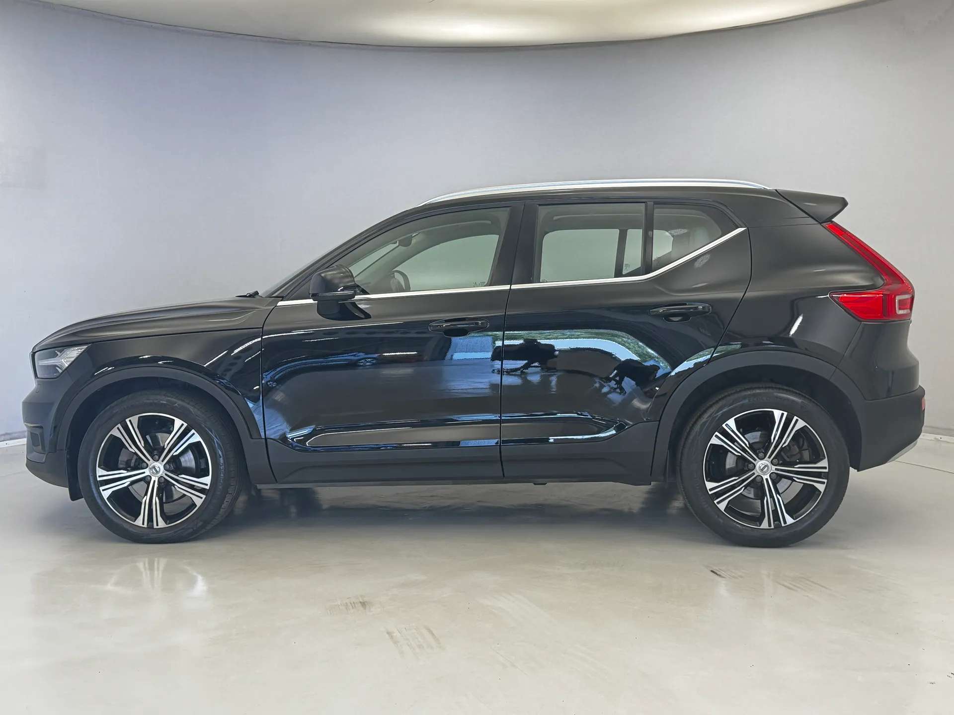 2020 VOLVO XC40 2020 VOLVO XC40