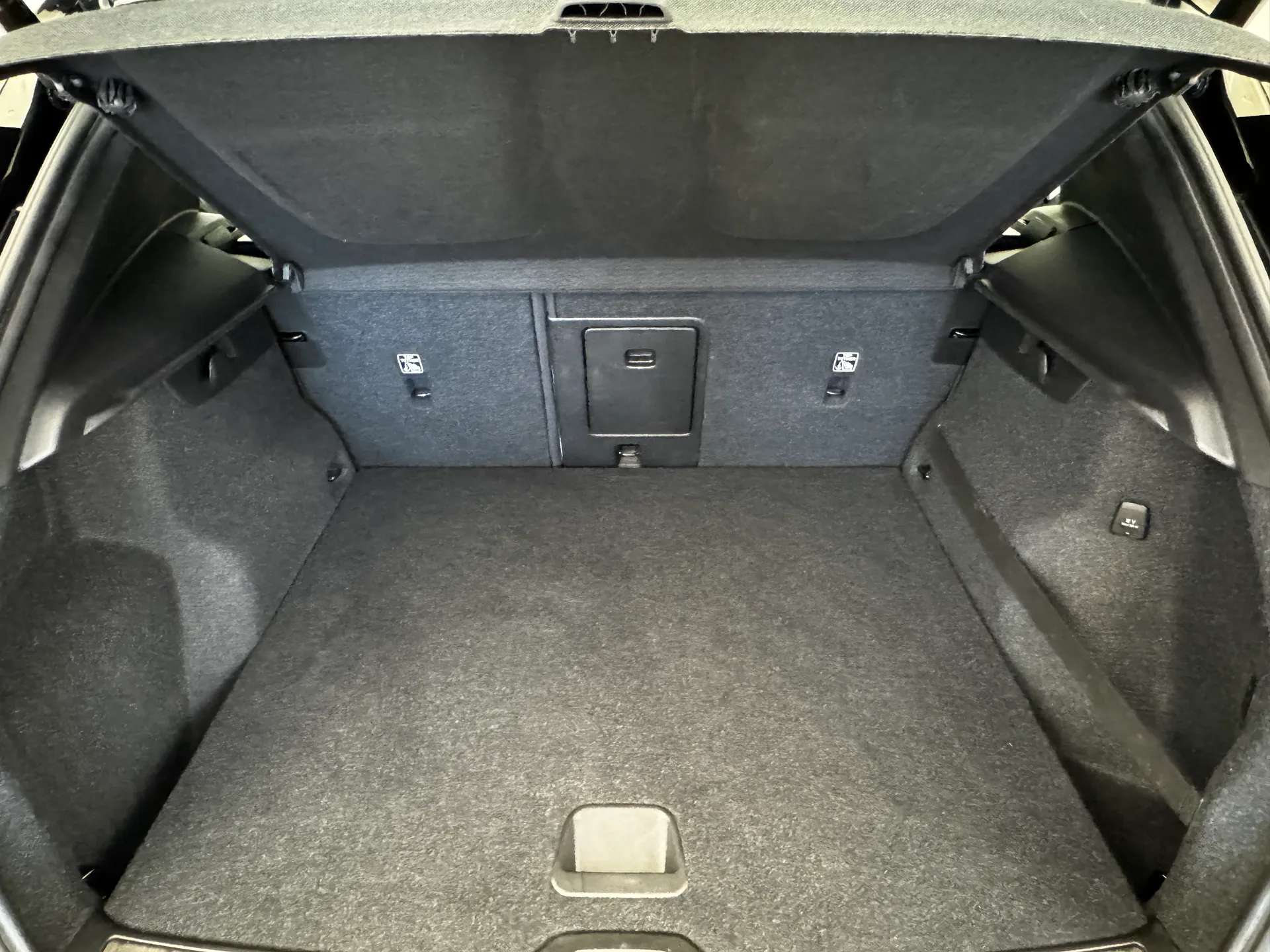 2020 VOLVO XC40 2020 VOLVO XC40