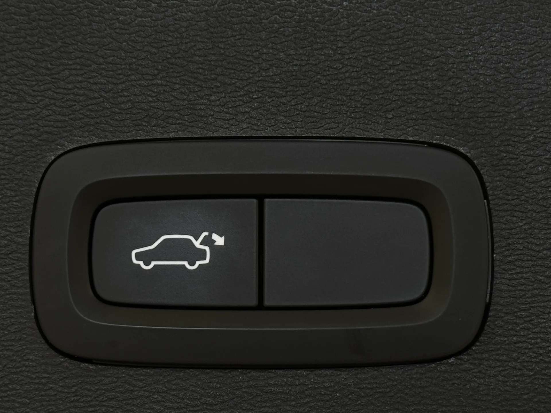 2020 VOLVO XC40 2020 VOLVO XC40