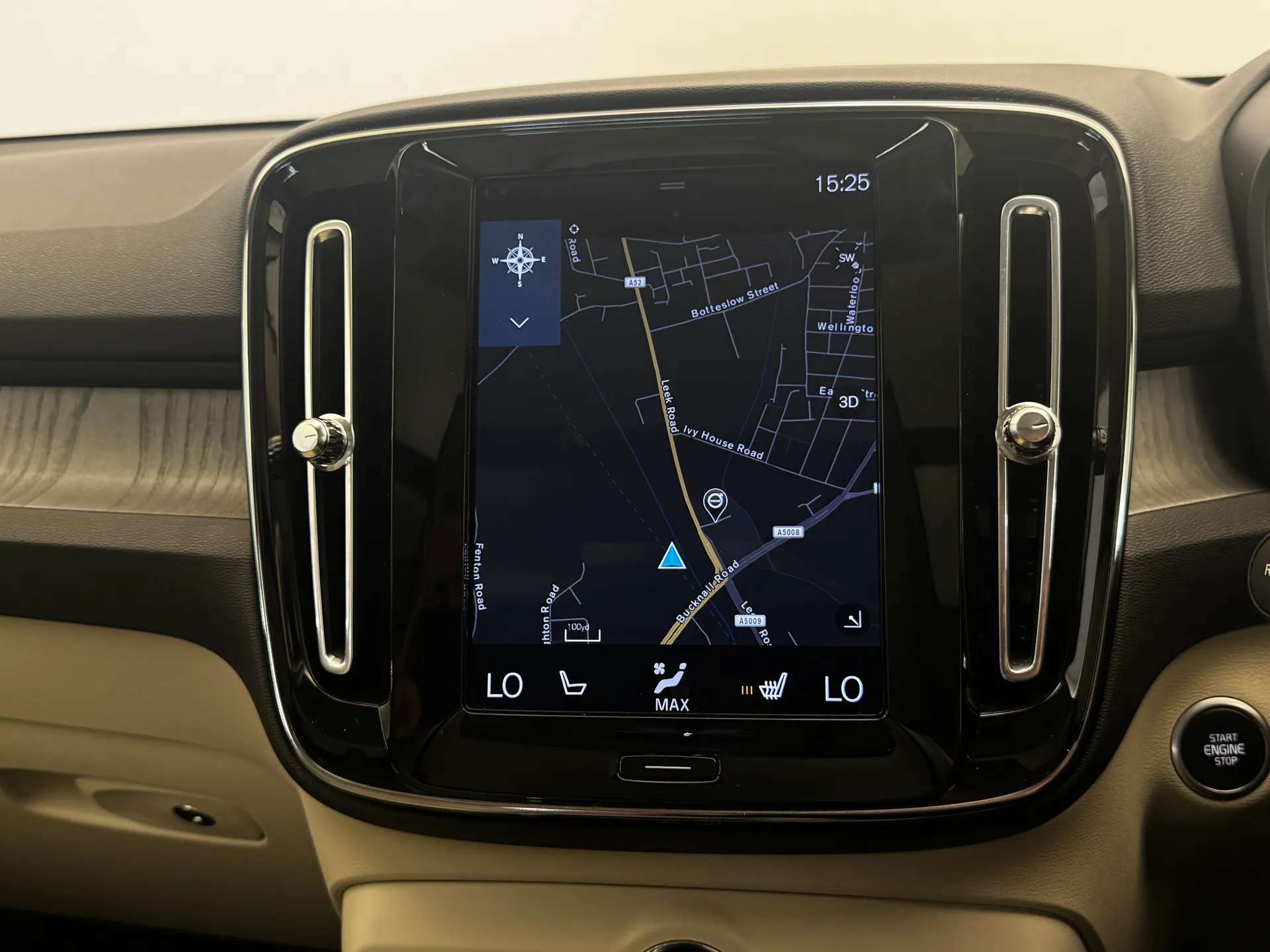 2020 VOLVO XC40 2020 VOLVO XC40