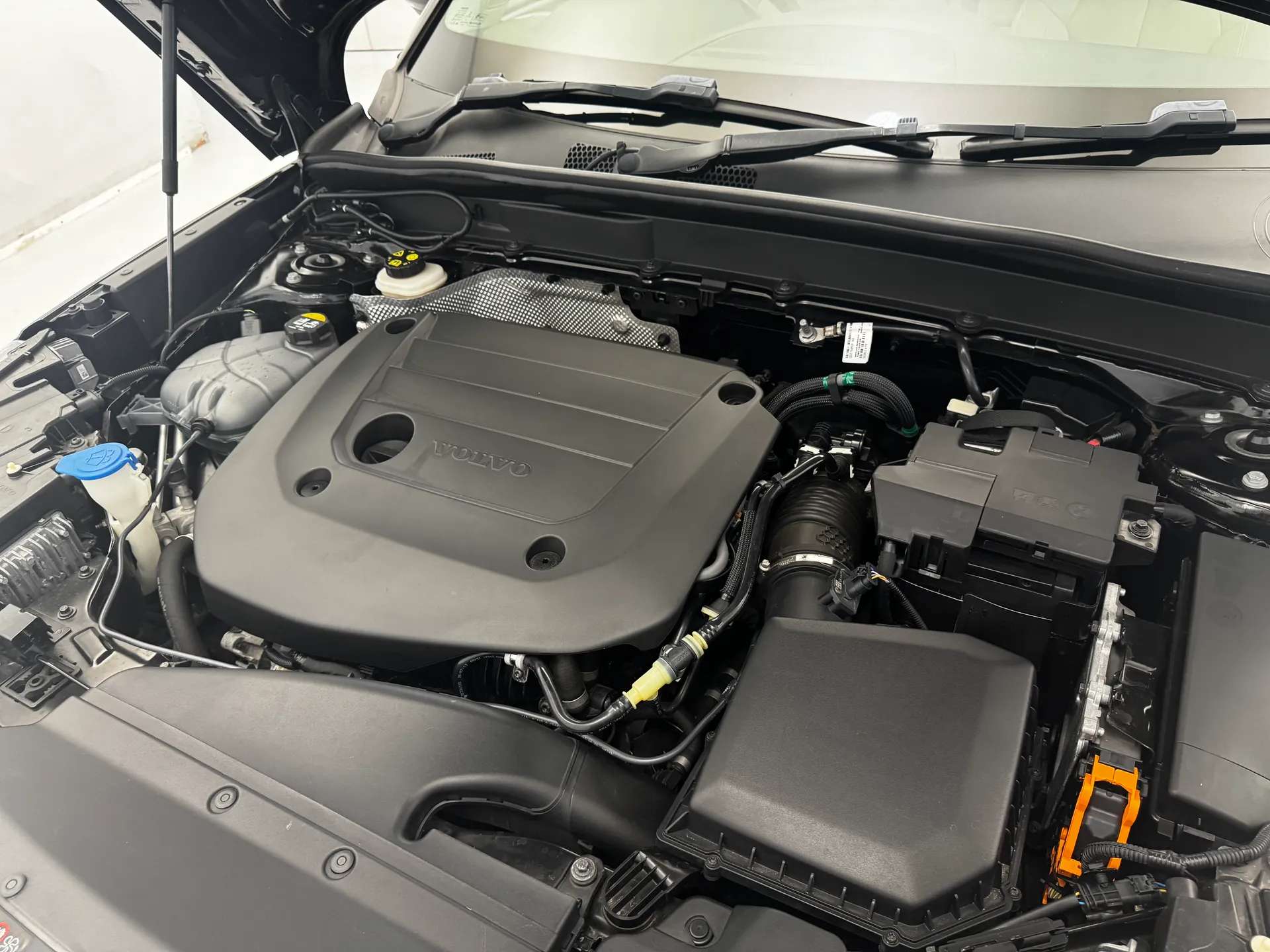 2020 VOLVO XC40 2020 VOLVO XC40