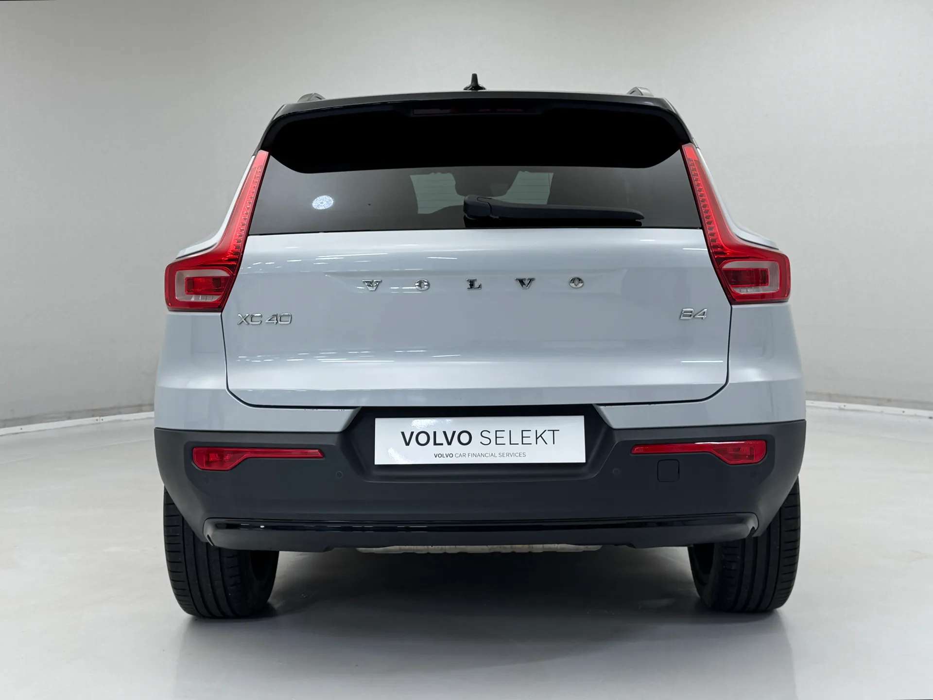 2020 VOLVO XC40 2020 VOLVO XC40