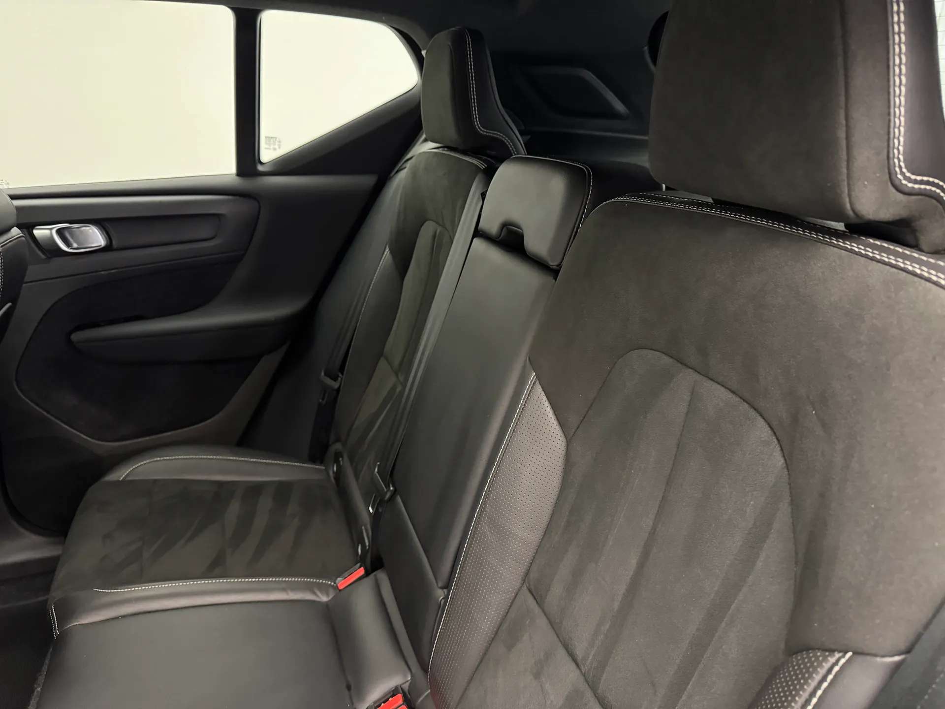 2020 VOLVO XC40 2020 VOLVO XC40