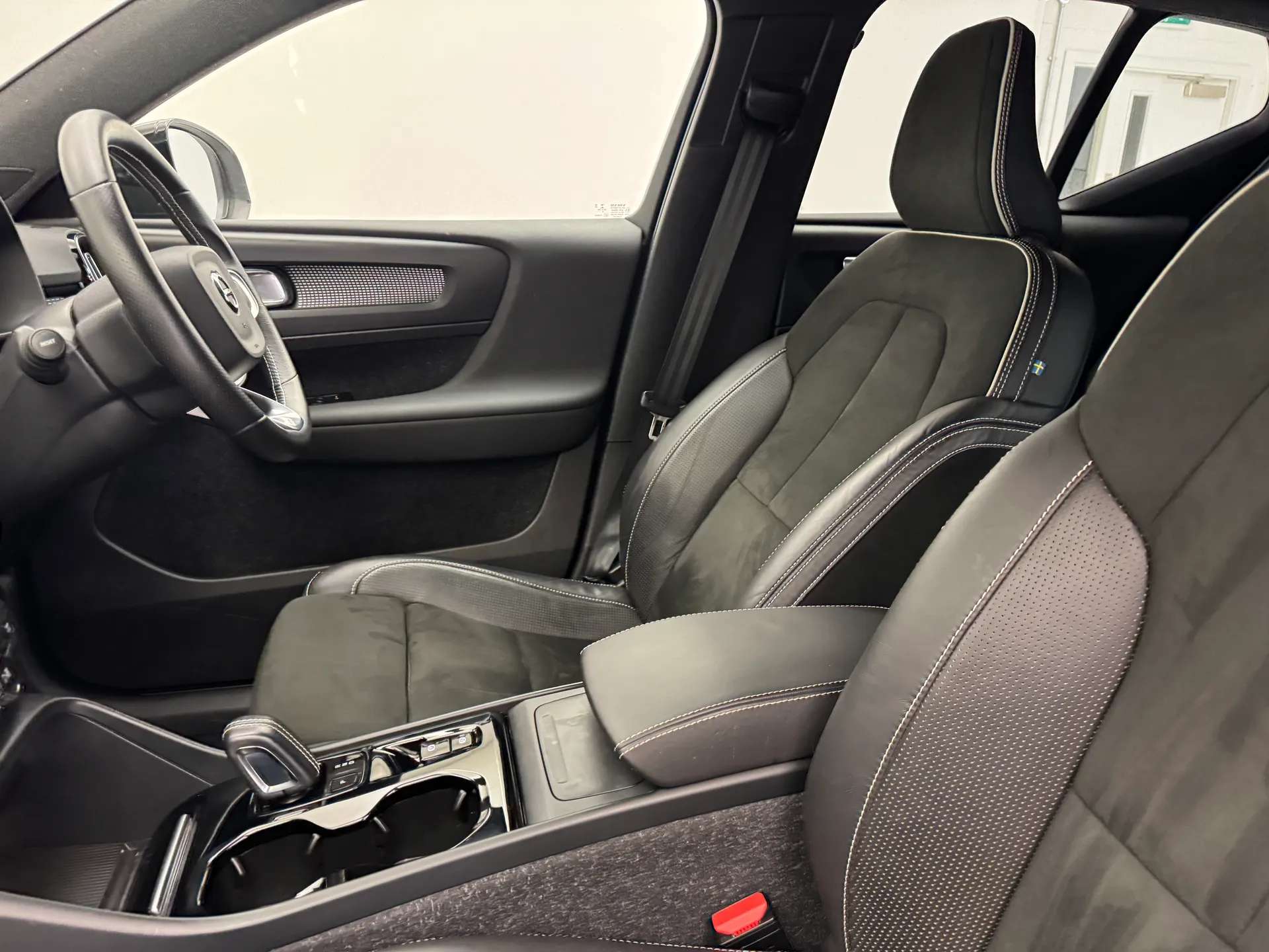 2020 VOLVO XC40 2020 VOLVO XC40