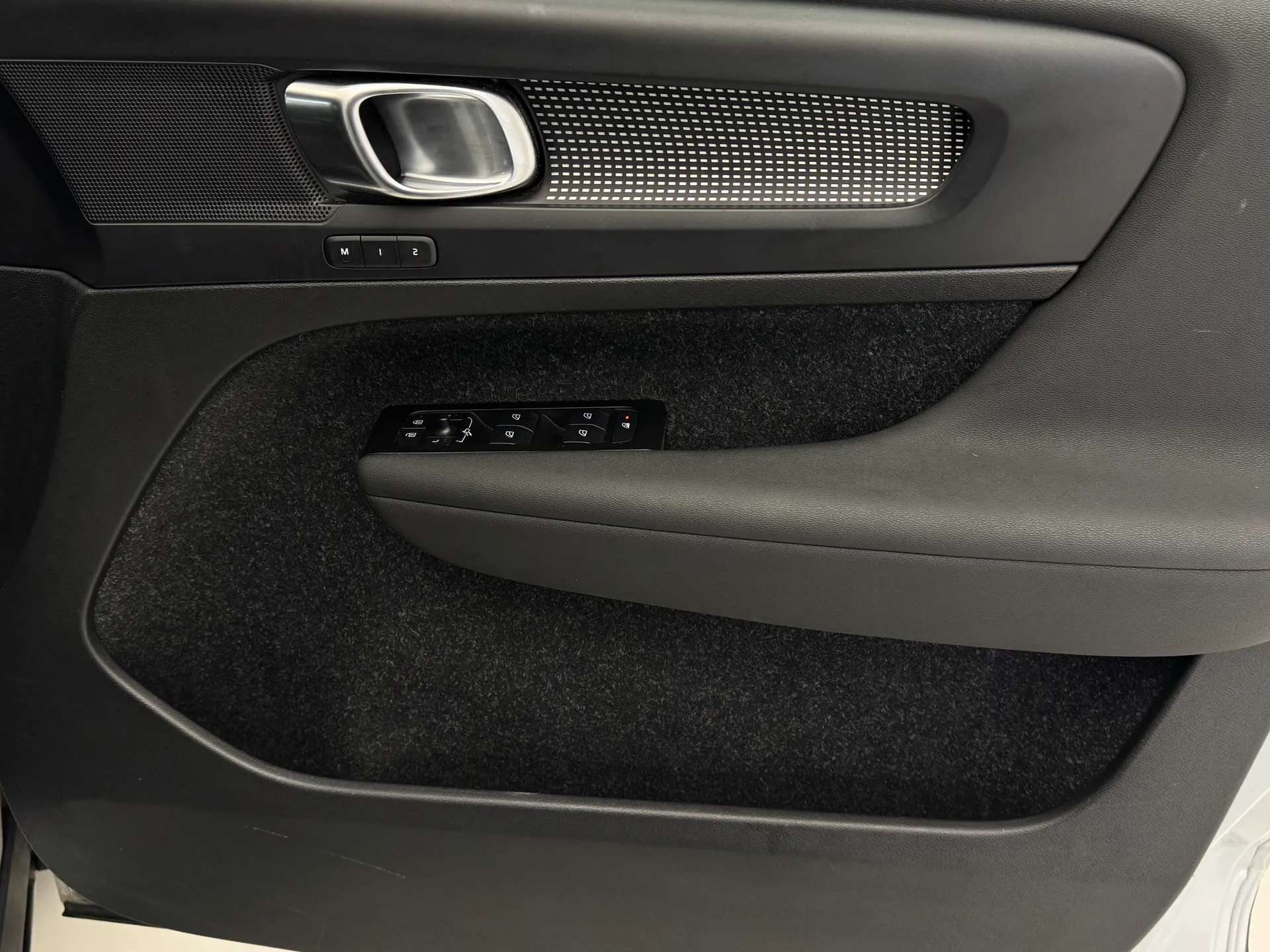 2020 VOLVO XC40 2020 VOLVO XC40