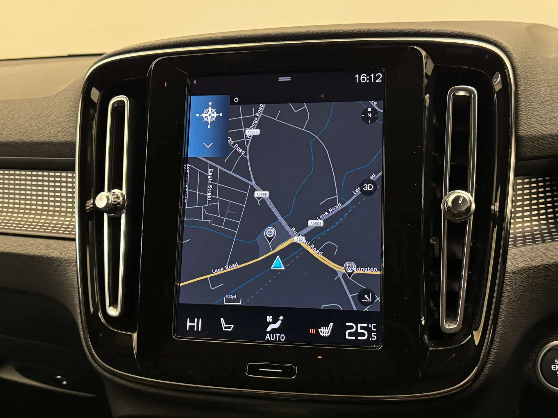 2020 VOLVO XC40 2020 VOLVO XC40