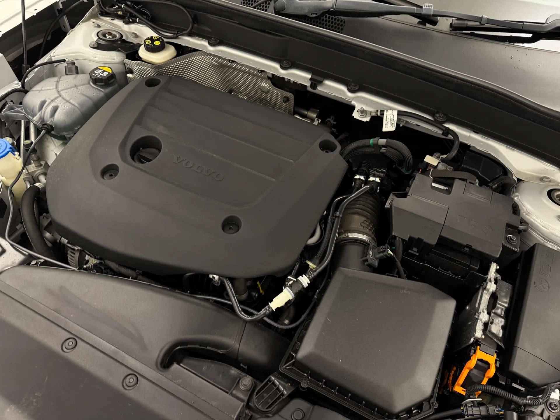 2020 VOLVO XC40 2020 VOLVO XC40