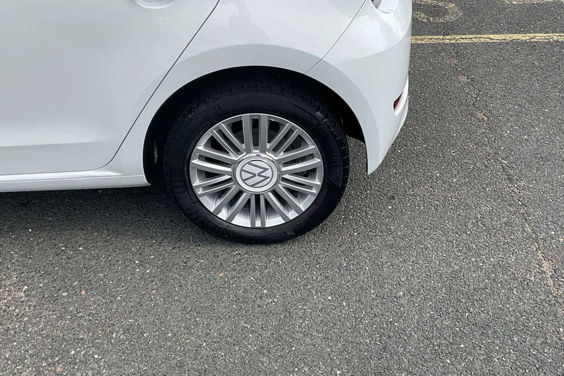 A 2020 VOLKSWAGEN UP 1.0 Up 5dr A 2020 VOLKSWAGEN UP 1.0 Up 5dr