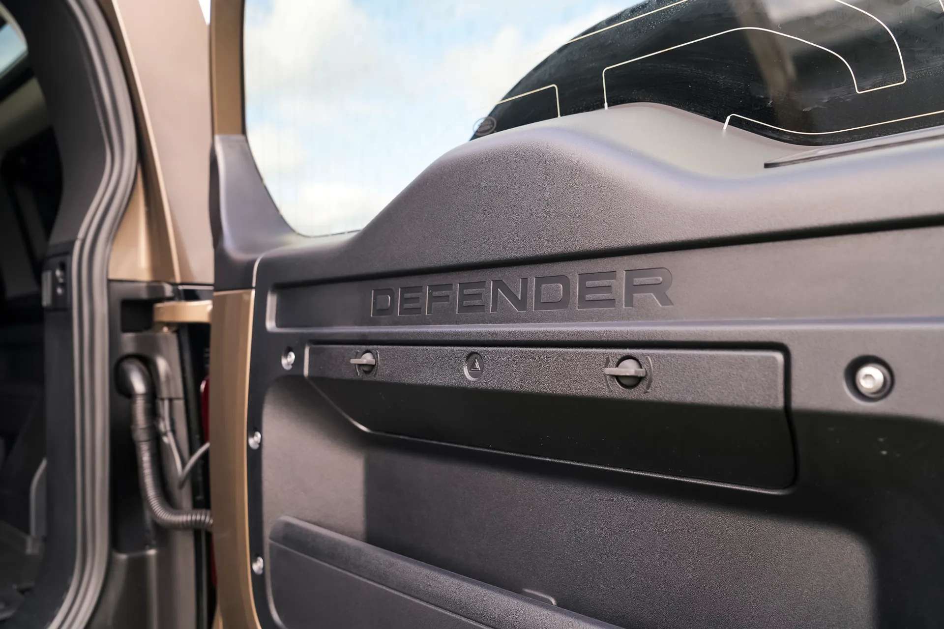 2025 LAND ROVER DEFENDER 2025 LAND ROVER DEFENDER