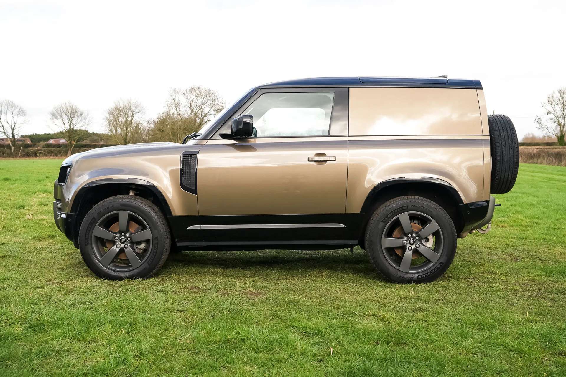 2025 LAND ROVER DEFENDER 2025 LAND ROVER DEFENDER