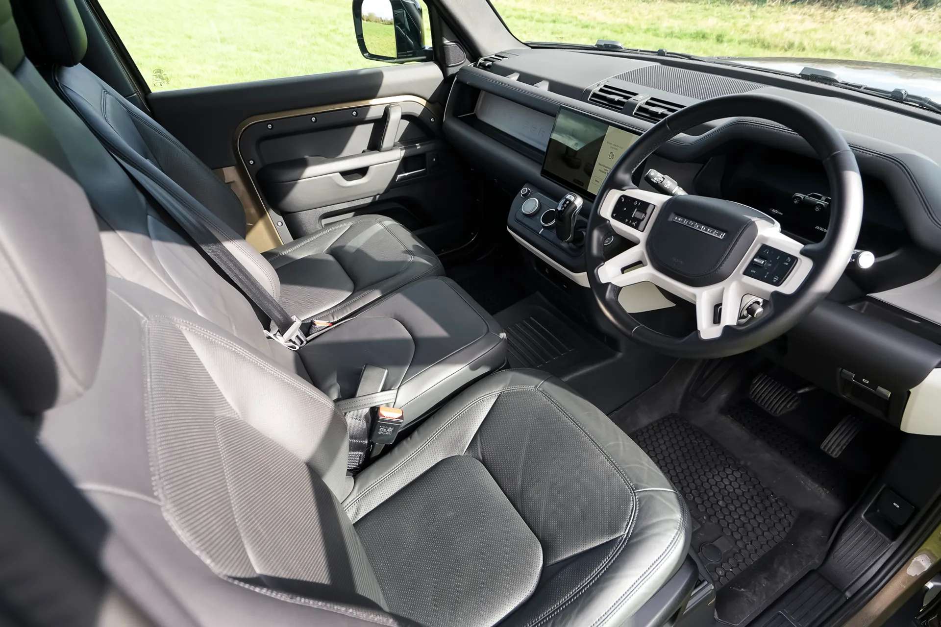 2025 LAND ROVER DEFENDER 2025 LAND ROVER DEFENDER