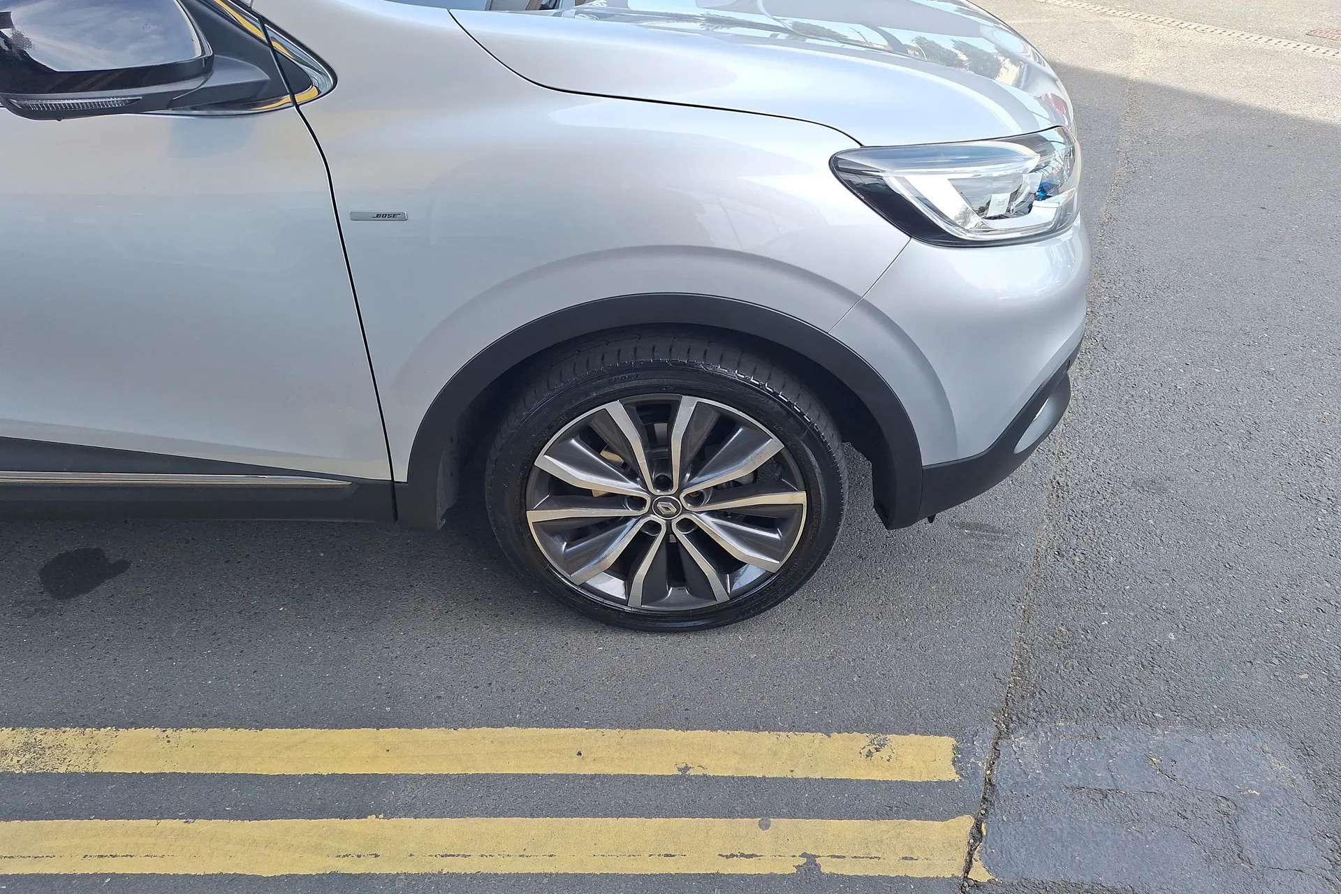 A 2018 RENAULT KADJAR 1.2 TCE Signature Nav 5dr A 2018 RENAULT KADJAR 1.2 TCE Signature Nav 5dr