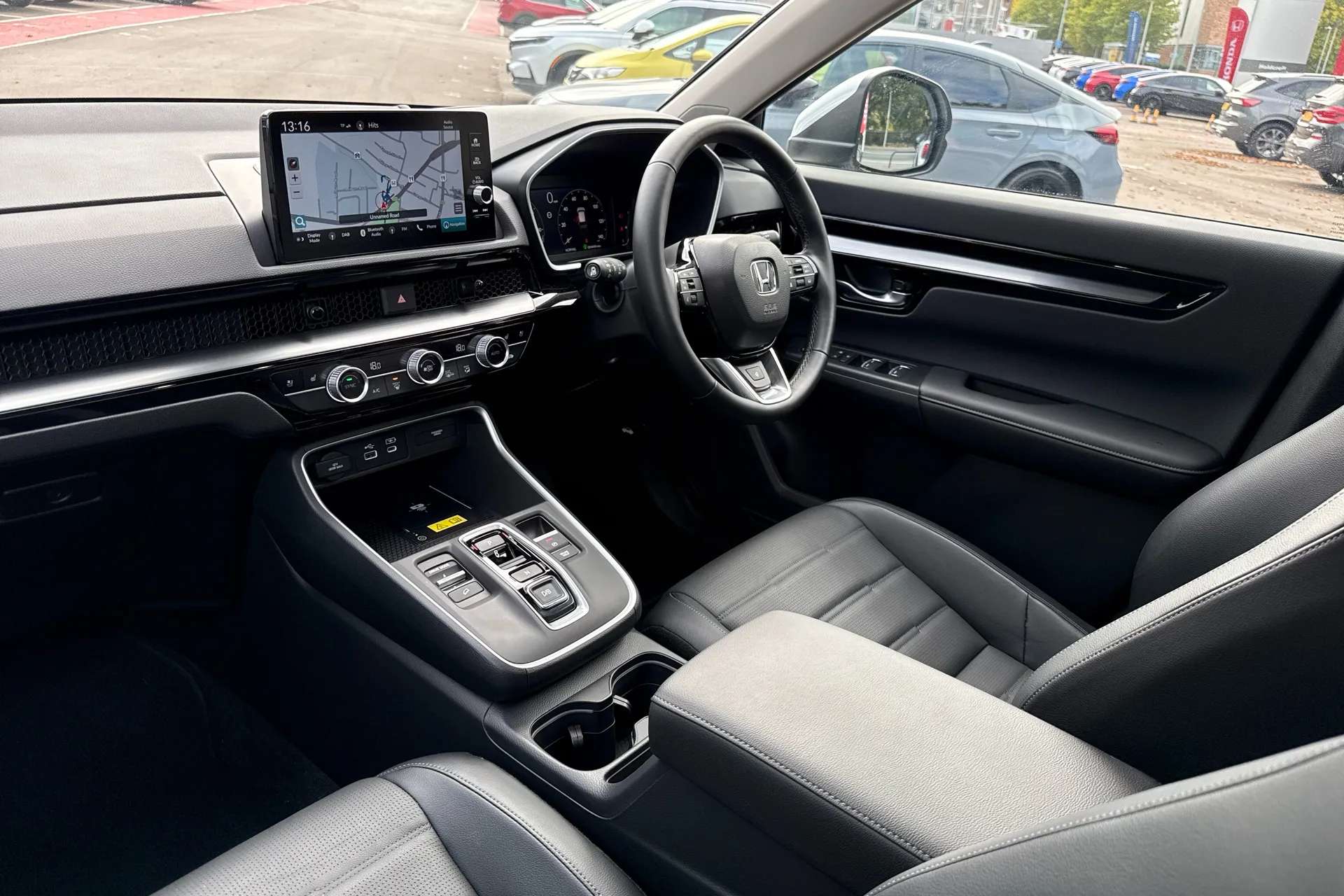 A 2025 HONDA CR-V 2.0 eHEV Advance 5dr eCVT A 2025 HONDA CR-V 2.0 eHEV Advance 5dr eCVT