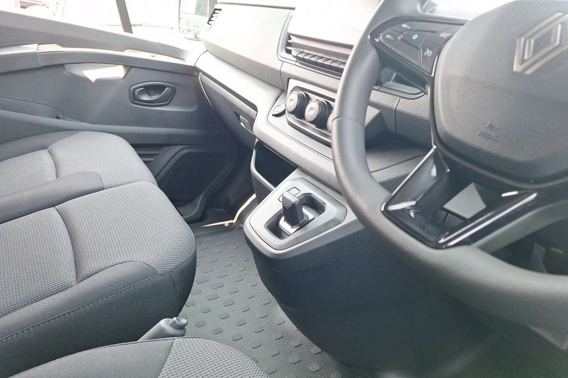 2025 RENAULT TRAFIC 2025 RENAULT TRAFIC