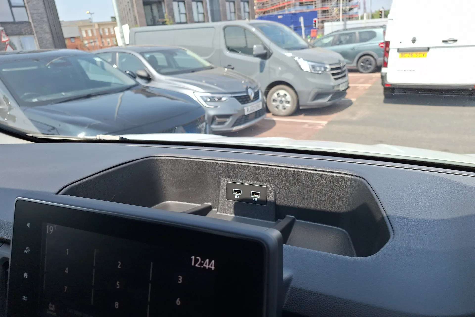 2025 RENAULT TRAFIC 2025 RENAULT TRAFIC