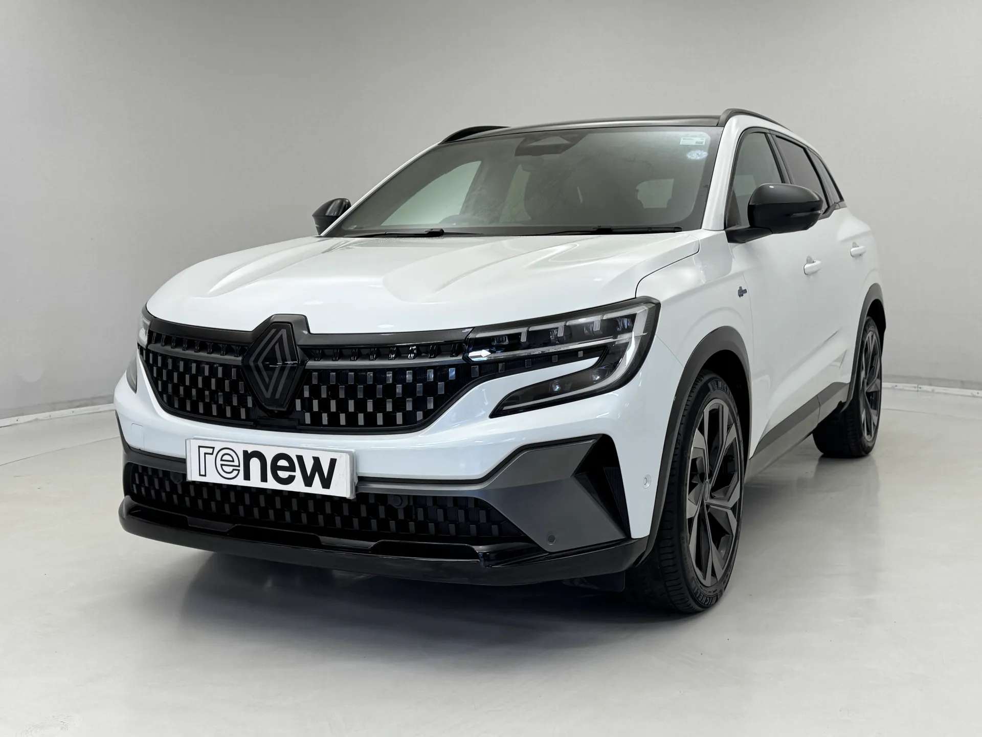 A 2023 RENAULT AUSTRAL E-Tech FHEV Iconic Esprit Alpine 5dr Auto 4C A 2023 RENAULT AUSTRAL E-Tech FHEV Iconic Esprit Alpine 5dr Auto 4C