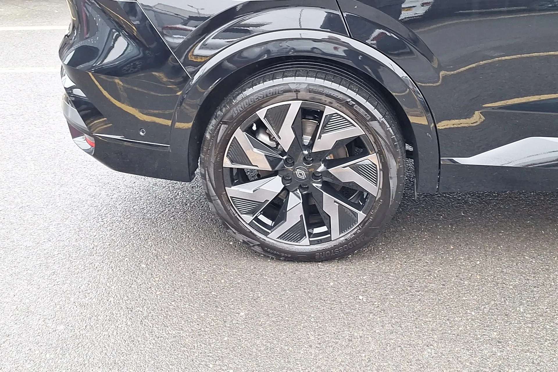 A 2024 RENAULT RAFALE E-Tech FHEV Techno Esprit Alpine 5dr Auto 4C A 2024 RENAULT RAFALE E-Tech FHEV Techno Esprit Alpine 5dr Auto 4C