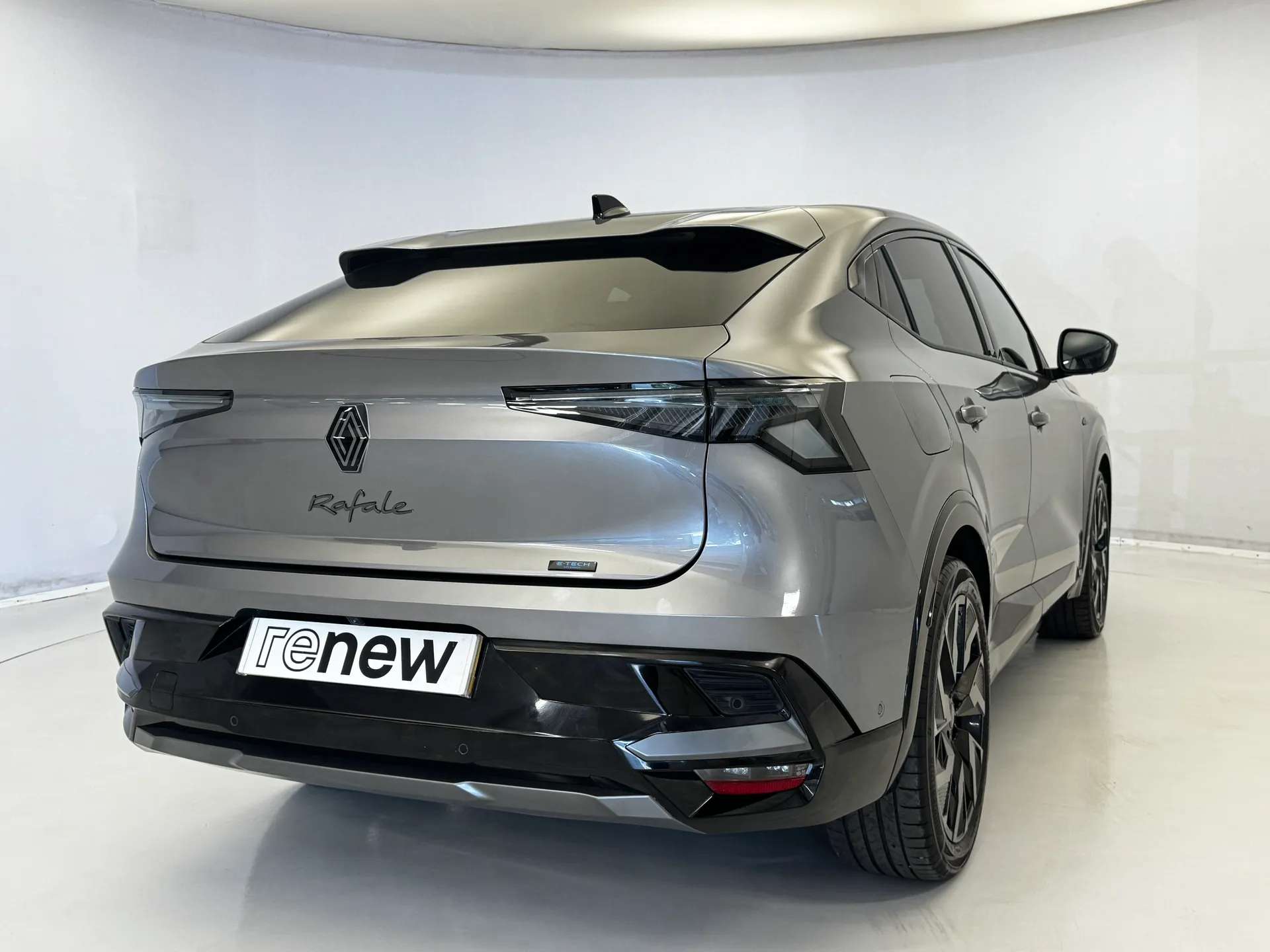 A 2024 RENAULT RAFALE E-Tech FHEV Iconic Esprit Alpine 5dr Auto 4C A 2024 RENAULT RAFALE E-Tech FHEV Iconic Esprit Alpine 5dr Auto 4C