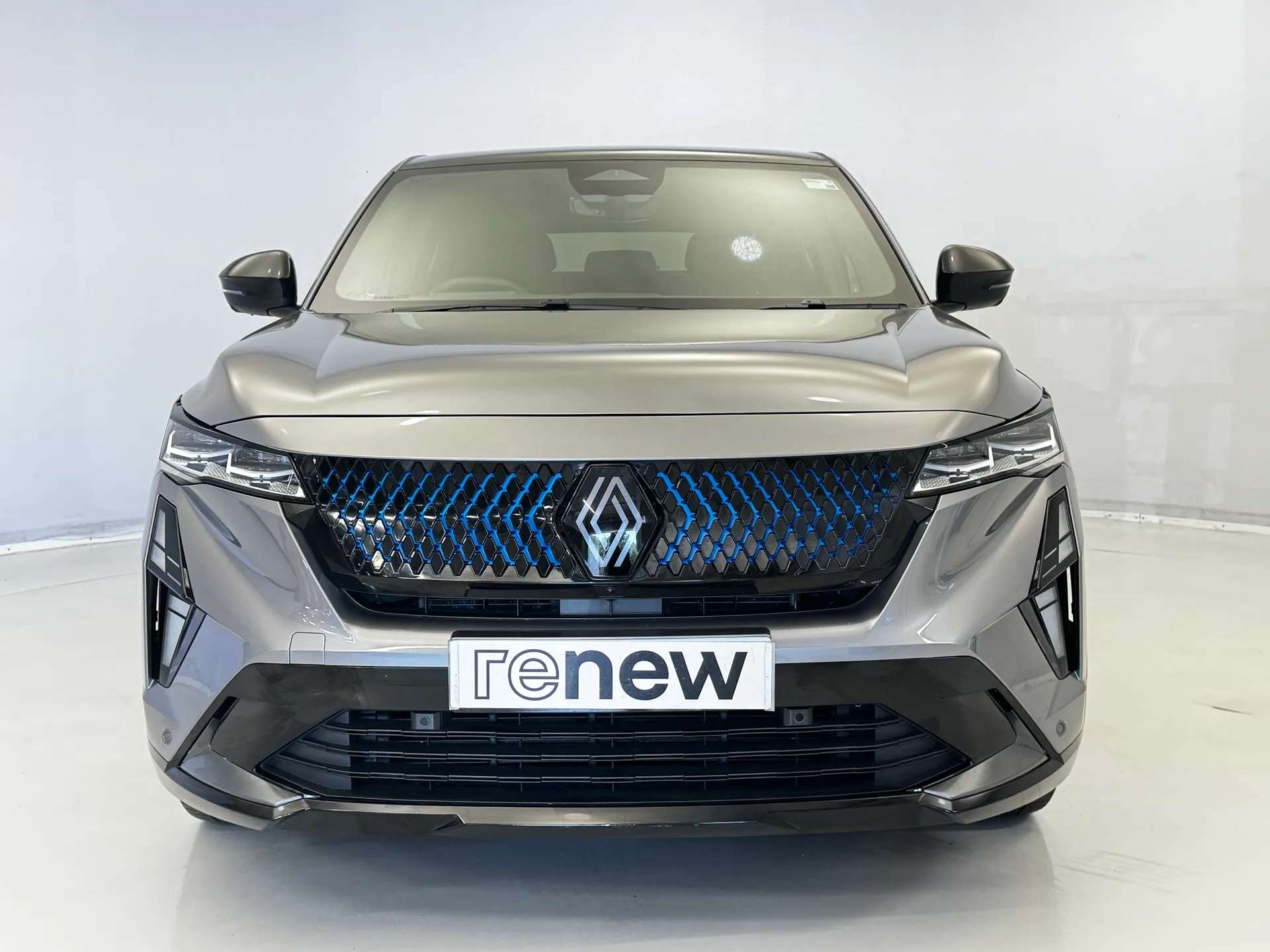 A 2024 RENAULT RAFALE E-Tech FHEV Iconic Esprit Alpine 5dr Auto 4C A 2024 RENAULT RAFALE E-Tech FHEV Iconic Esprit Alpine 5dr Auto 4C