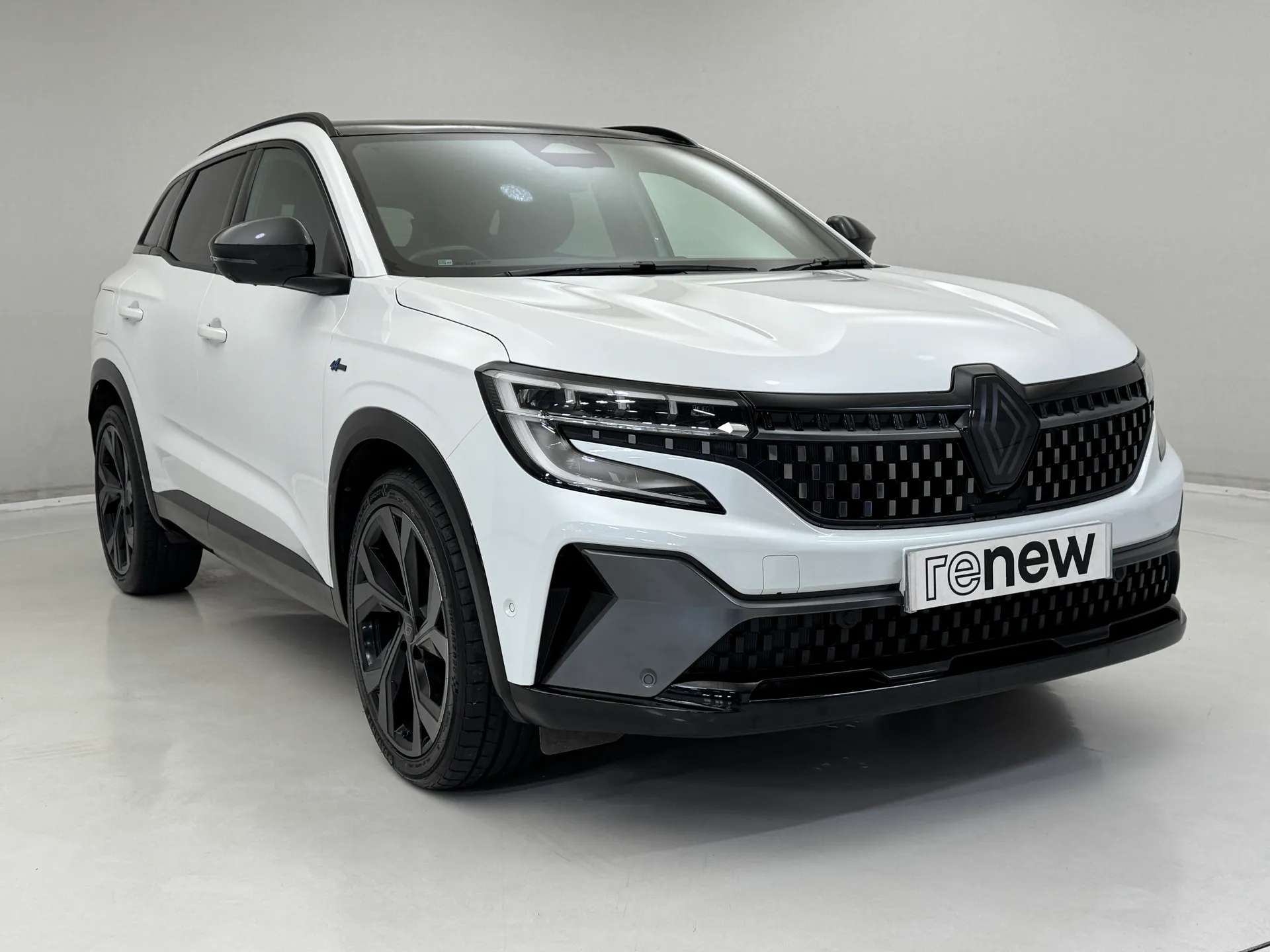 A 2023 RENAULT AUSTRAL E-Tech FHEV Iconic Esprit Alpine 5dr Auto 4C A 2023 RENAULT AUSTRAL E-Tech FHEV Iconic Esprit Alpine 5dr Auto 4C