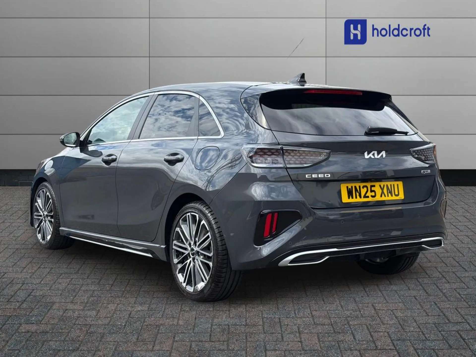 A 2025 KIA CEED 1.5T GDi ISG 138 GT-Line S 5dr DCT A 2025 KIA CEED 1.5T GDi ISG 138 GT-Line S 5dr DCT