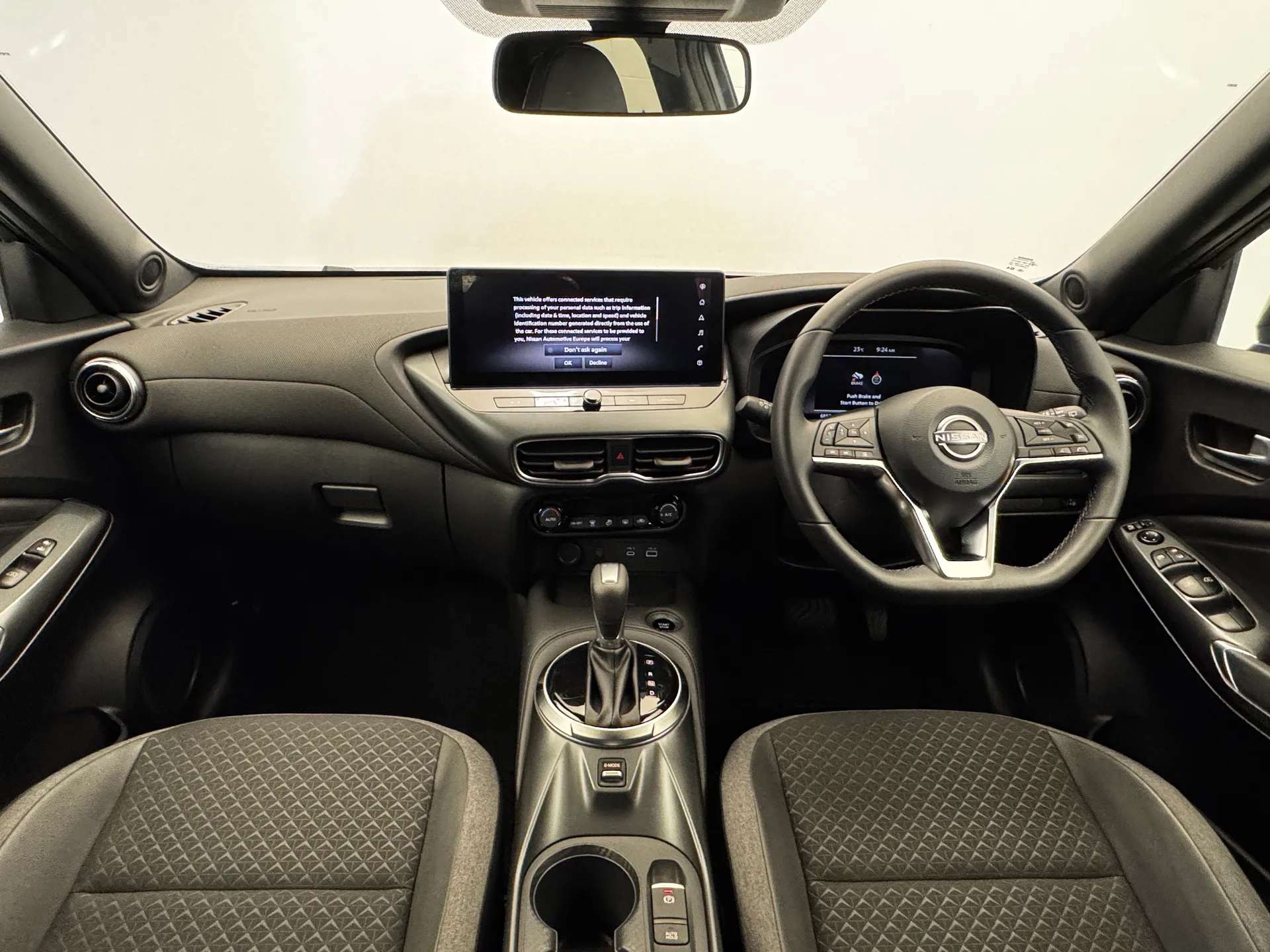 A 2025 NISSAN JUKE 1.6 Hybrid N-Connecta 5dr Auto A 2025 NISSAN JUKE 1.6 Hybrid N-Connecta 5dr Auto