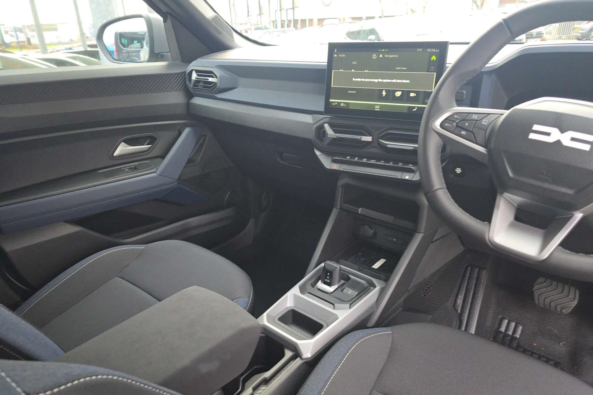 A 2025 DACIA DUSTER 1.6 Hybrid 140 Journey 5dr Auto A 2025 DACIA DUSTER 1.6 Hybrid 140 Journey 5dr Auto