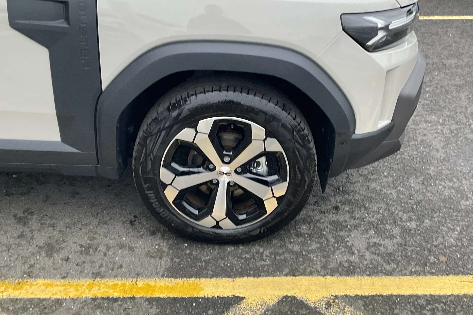 A 2025 DACIA DUSTER 1.6 Hybrid 140 Journey 5dr Auto A 2025 DACIA DUSTER 1.6 Hybrid 140 Journey 5dr Auto